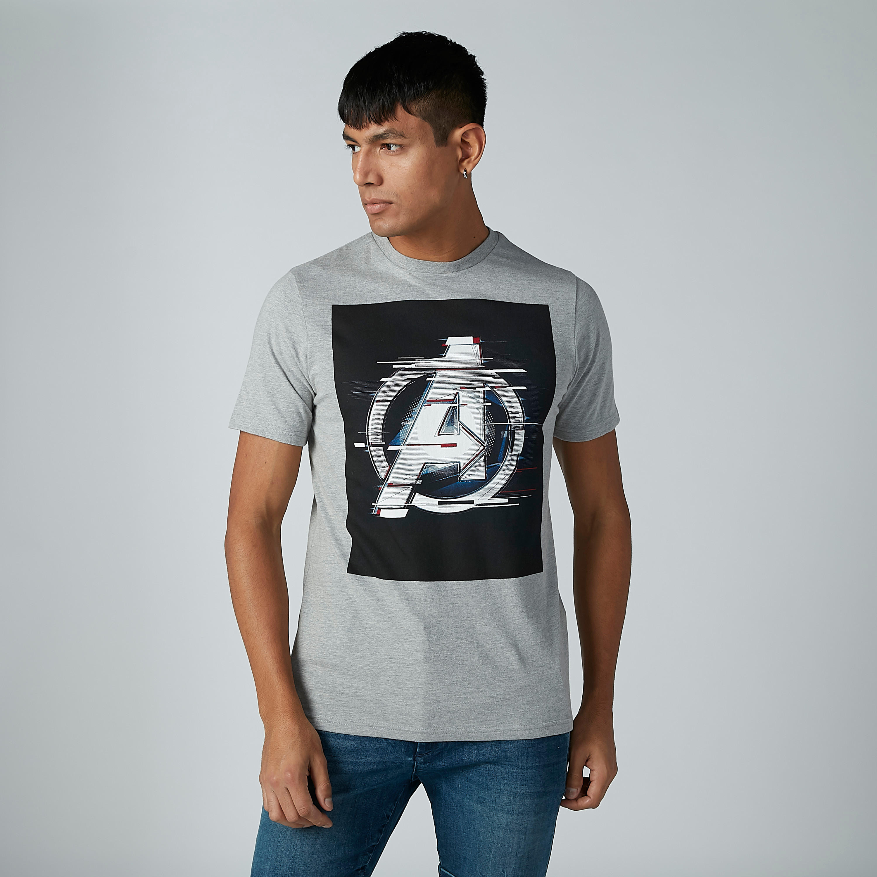 تيشيرت مستدام بقصّة سليم وياقة ضيّقة وطبعات أفينجرز -men-clothing-tshirtsandpolos-tshirts-image-2