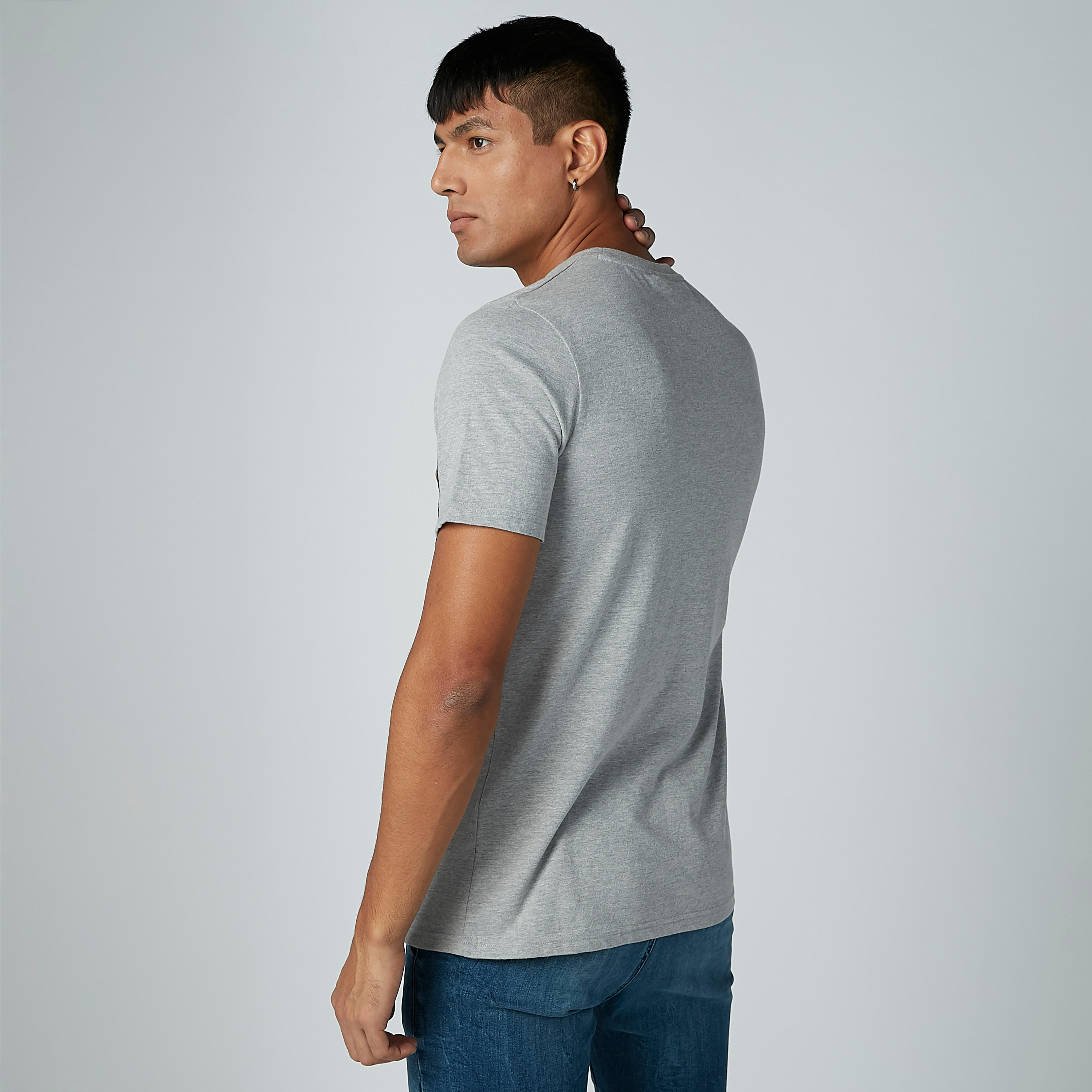 تيشيرت مستدام بقصّة سليم وياقة ضيّقة وطبعات أفينجرز -men-clothing-tshirtsandpolos-tshirts-image-3