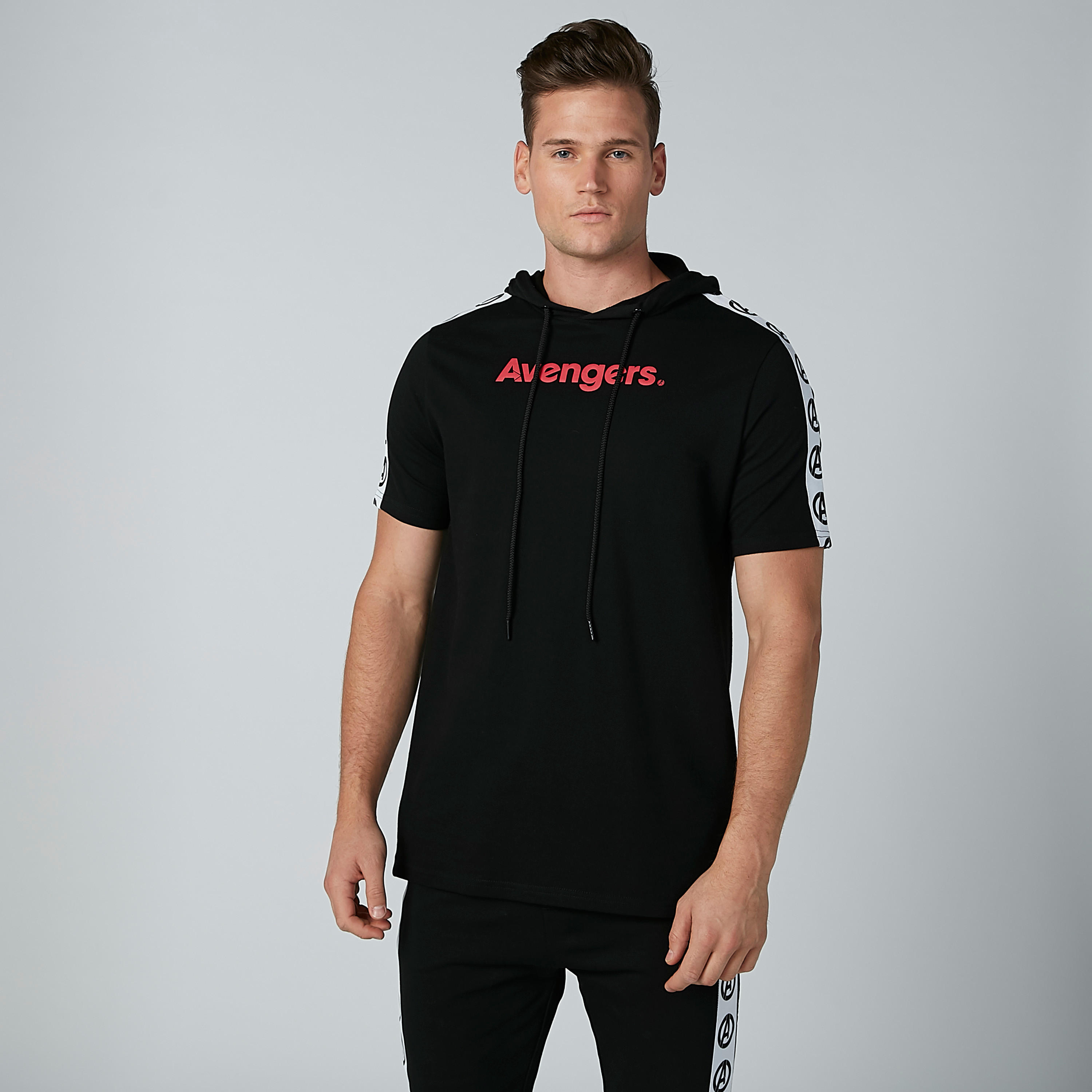 تيشيرت مستدام بقصّة سليم وأكمام قصيرة وطبعات أفينجرز -men-clothing-tshirtsandpolos-tshirts-image-1
