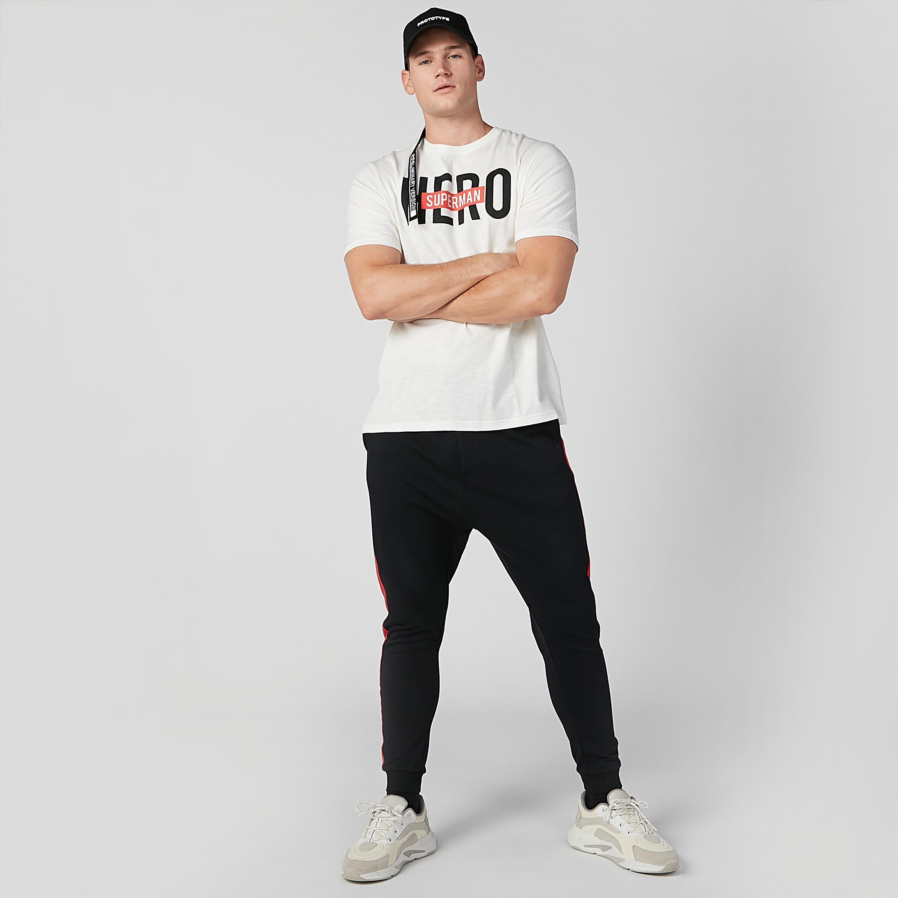Sustainable Slim Fit Superman Printed T-shirt with Crew Neck-men-clothing-tshirtsandpolos-tshirts-image-1