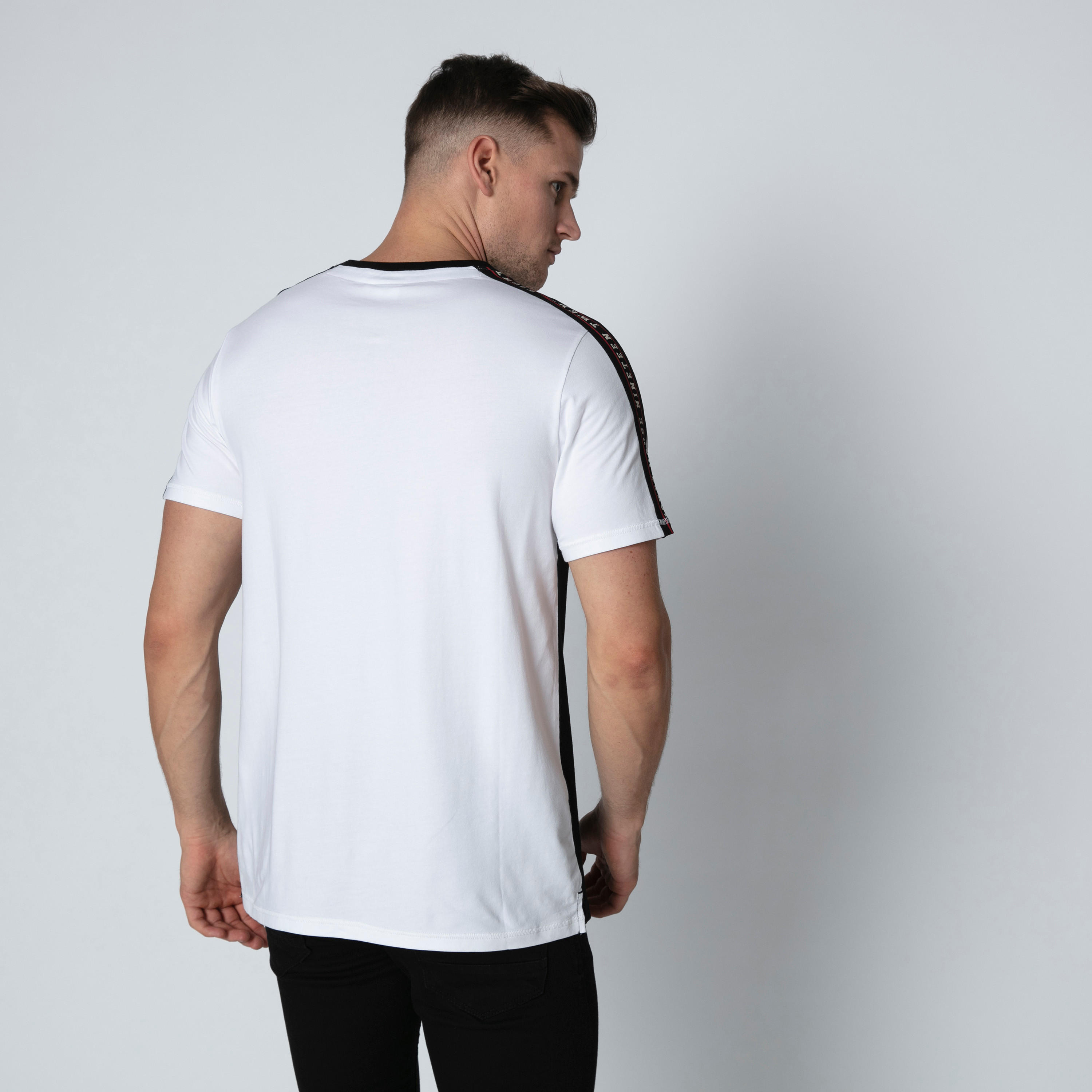 تيشيرت مستدام سليم بياقة مستديرة وطبعات ميكي ماوس -men-clothing-tshirtsandpolos-tshirts-image-4