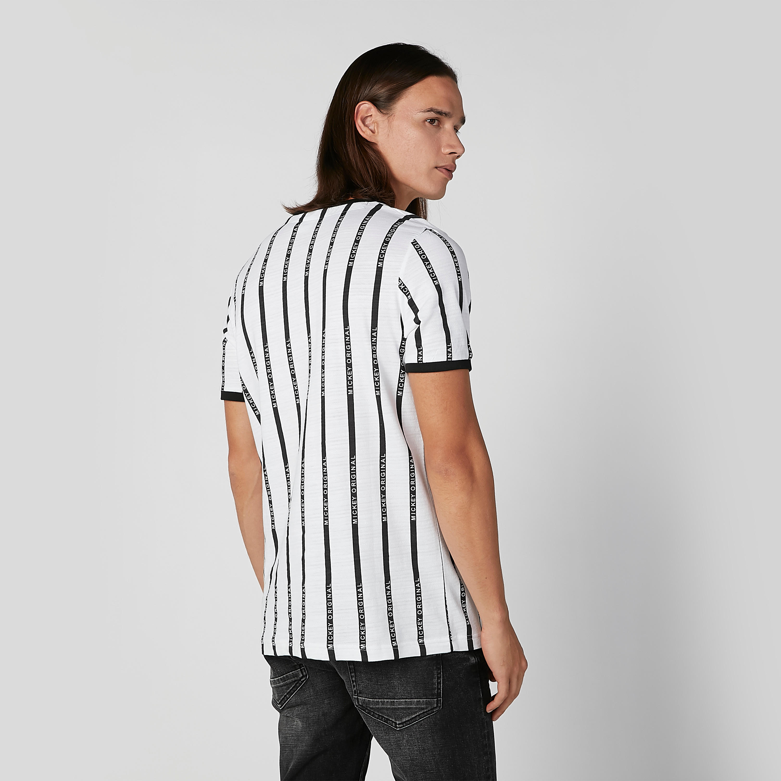 تيشيرت مستدام سليم بياقة ضيّقة وطبعات -men-clothing-tshirtsandpolos-tshirts-image-3