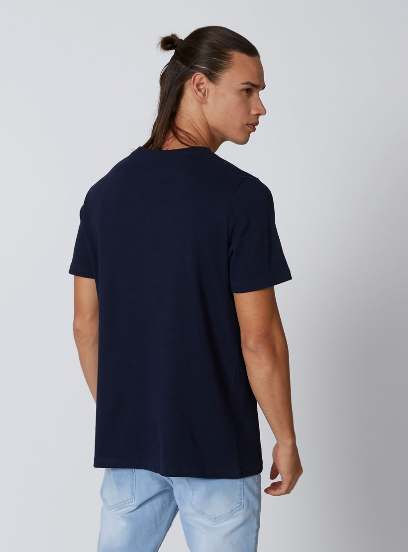 تيشيرت مستدام سليم بياقة مستديرة وطبعات كابتن أمريكا -men-clothing-tshirtsandpolos-tshirts-image-2