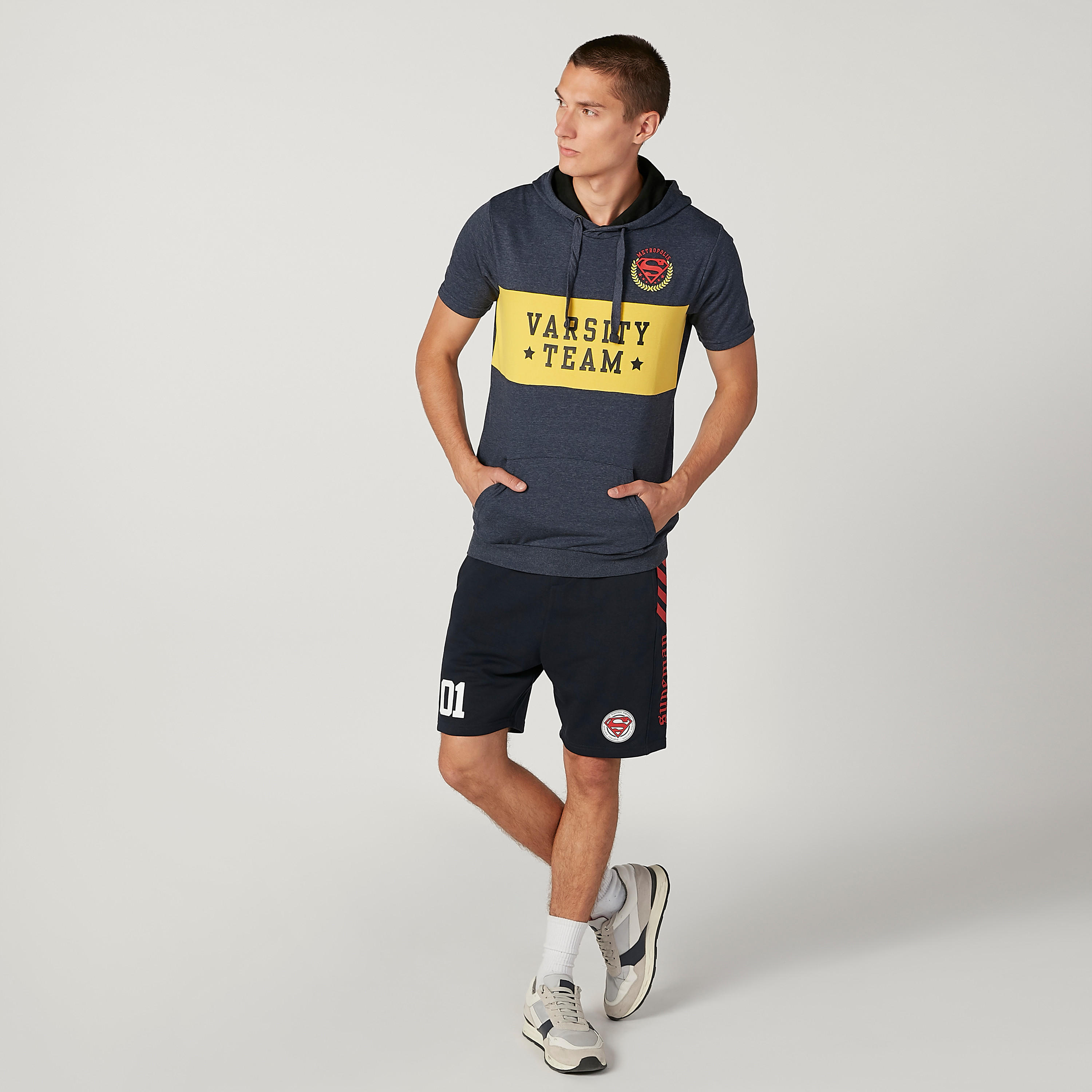 شورت مستدام بقصّة سليم وخصر متوسط الارتفاع وجيوب-men-clothing-bottoms-shorts-image-2