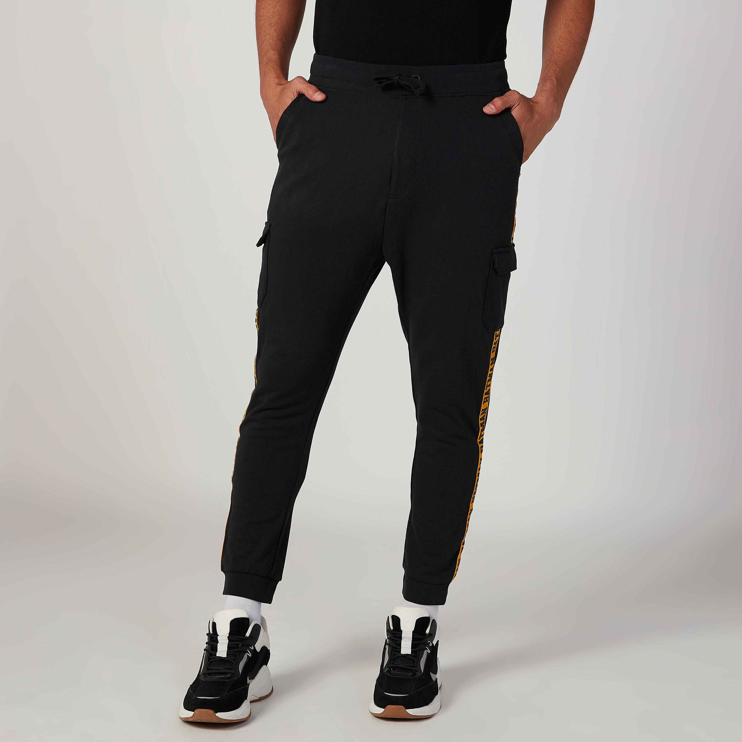 بنطلون رياضي مستدام سليم فيت بخصر متوسط الارتفاع وطبعات باتمان-men-clothing-bottoms-joggers-image-1
