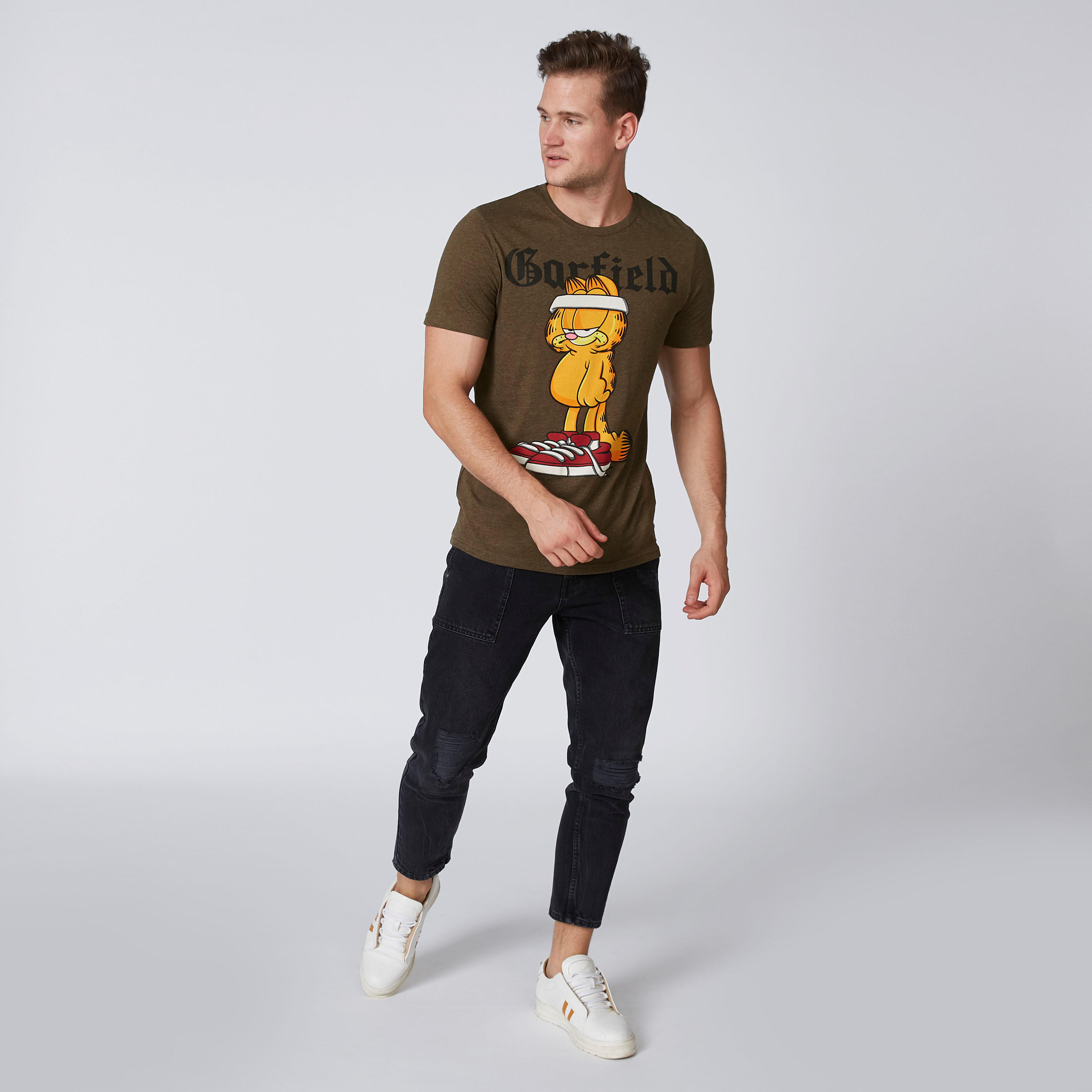 تيشيرت مستدام سليم بياقة ضيّقة وطبعات جارفيلد -men-clothing-tshirtsandpolos-tshirts-image-3