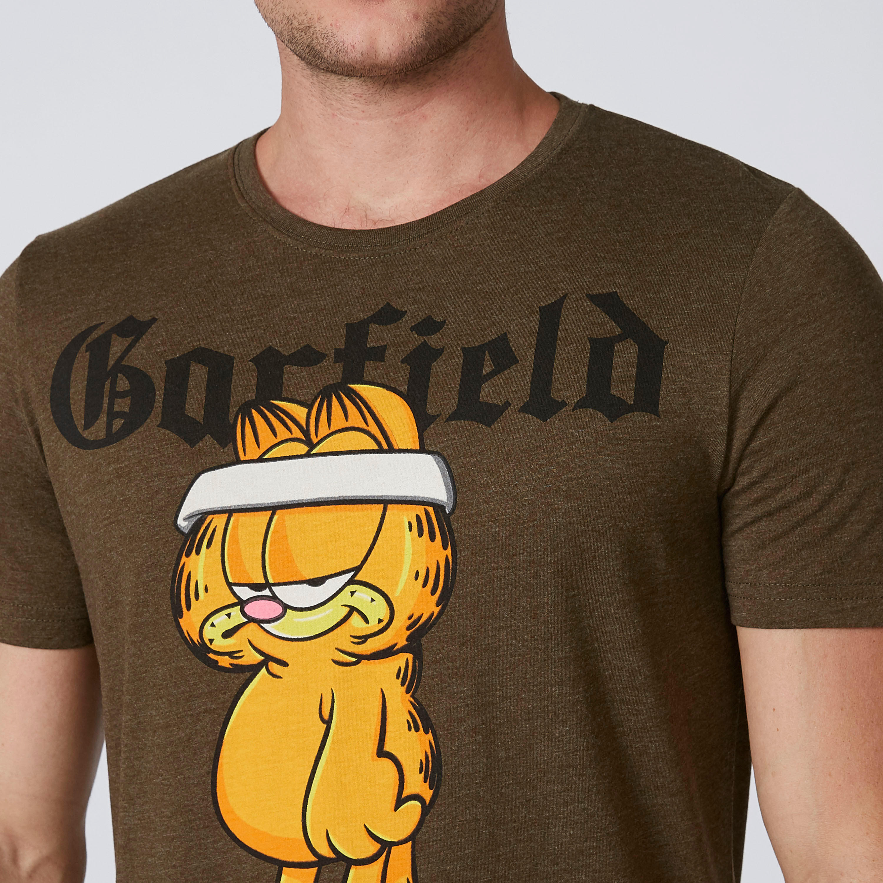 تيشيرت مستدام سليم بياقة ضيّقة وطبعات جارفيلد -men-clothing-tshirtsandpolos-tshirts-image-4
