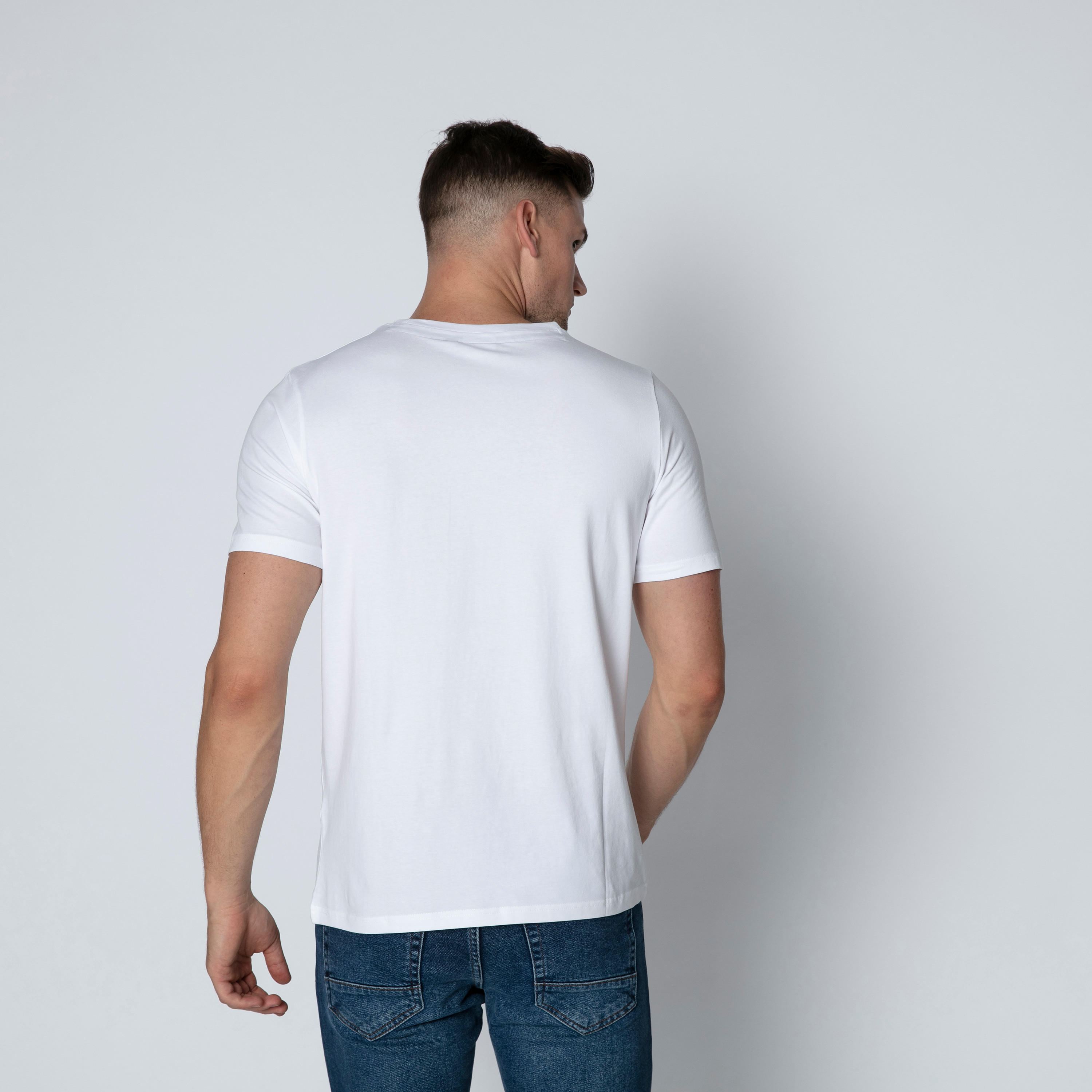 تيشيرت مستدام سليم بياقة مستديرة وطبعات جوكر -men-clothing-tshirtsandpolos-tshirts-image-2
