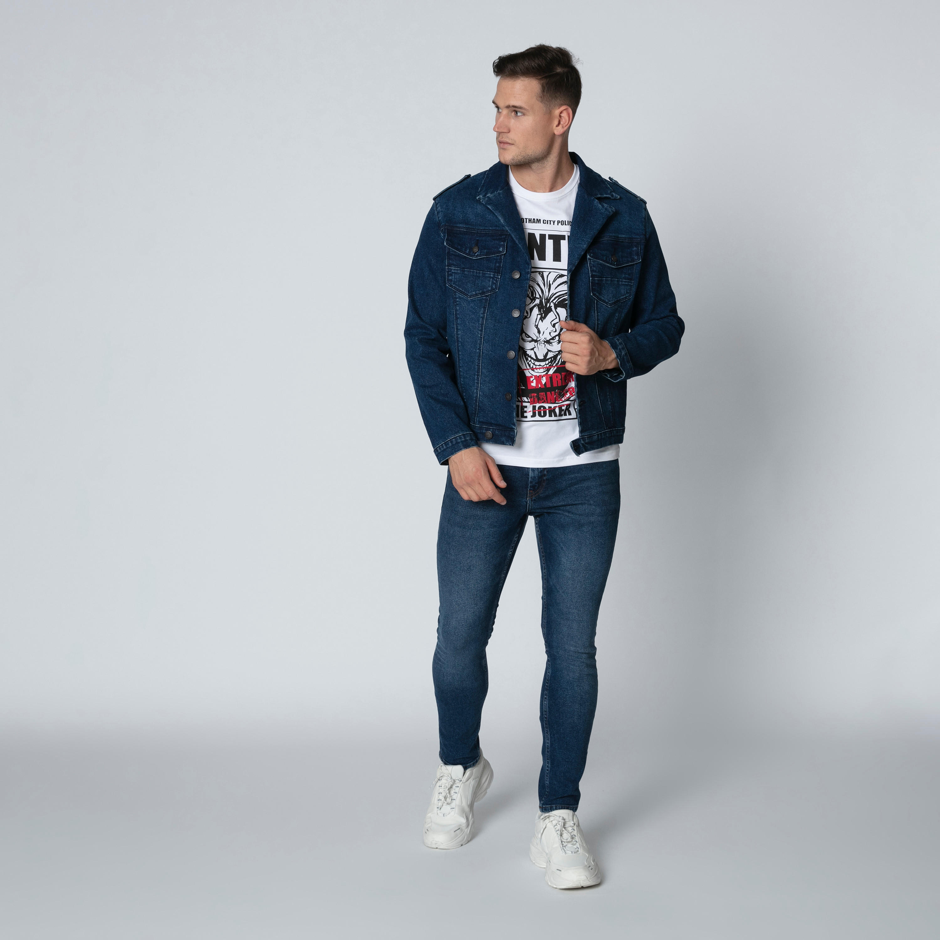 تيشيرت مستدام سليم بياقة مستديرة وطبعات جوكر -men-clothing-tshirtsandpolos-tshirts-image-3
