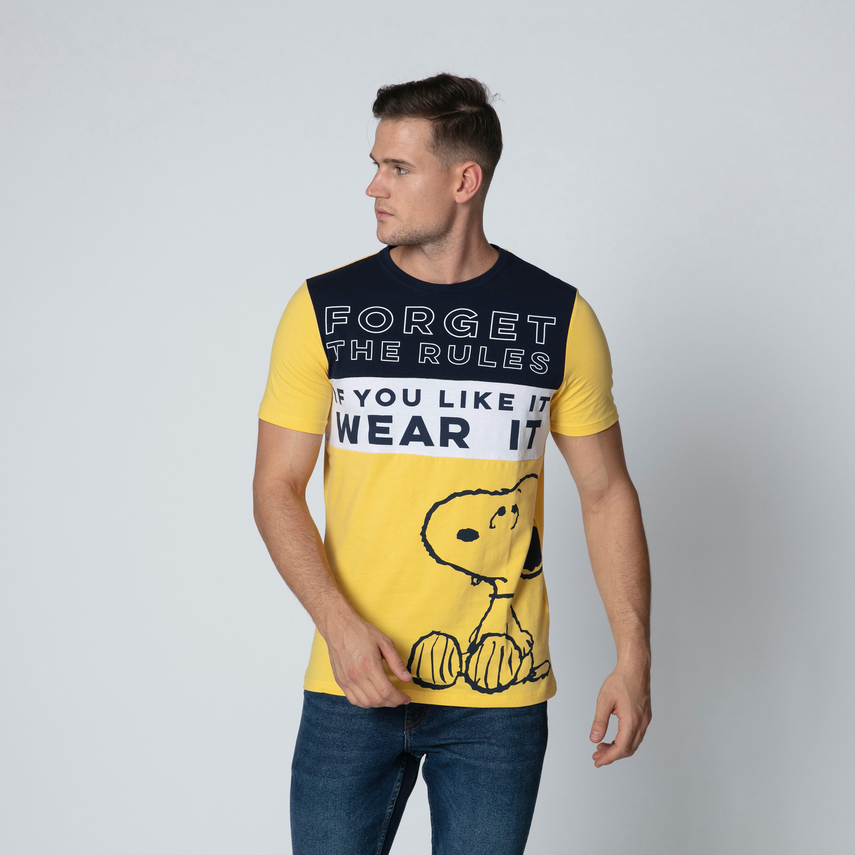 تيشيرت مستدام سليم بياقة مستديرة وطبعات سنوبي -men-clothing-tshirtsandpolos-tshirts-image-1