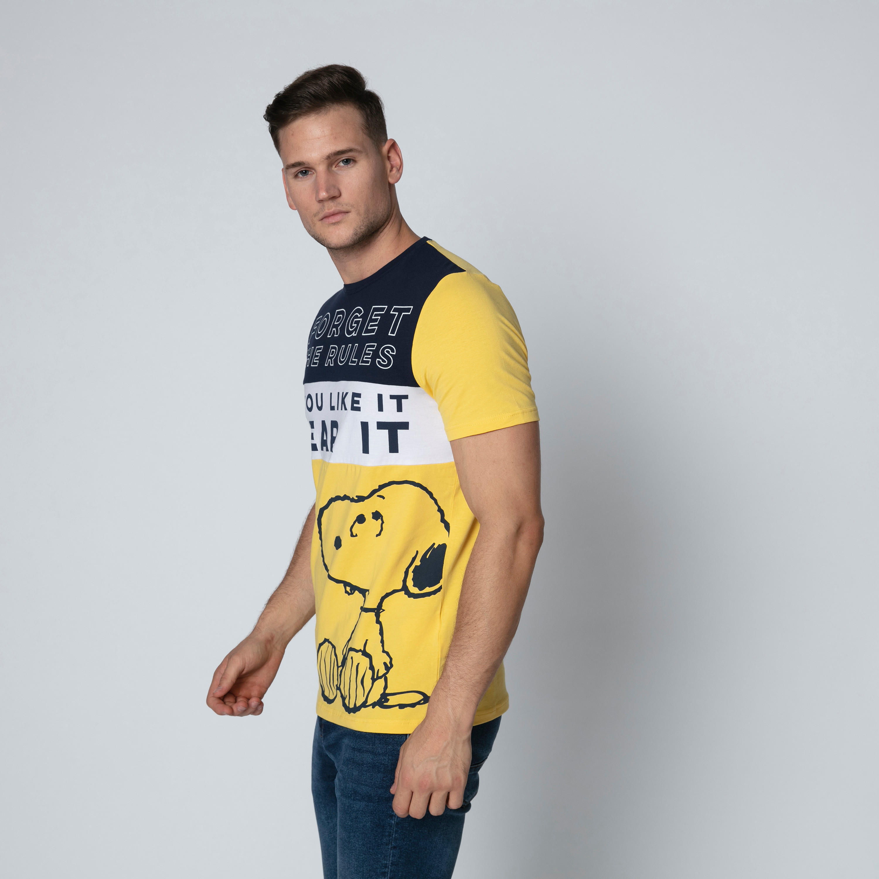 تيشيرت مستدام سليم بياقة مستديرة وطبعات سنوبي -men-clothing-tshirtsandpolos-tshirts-image-5