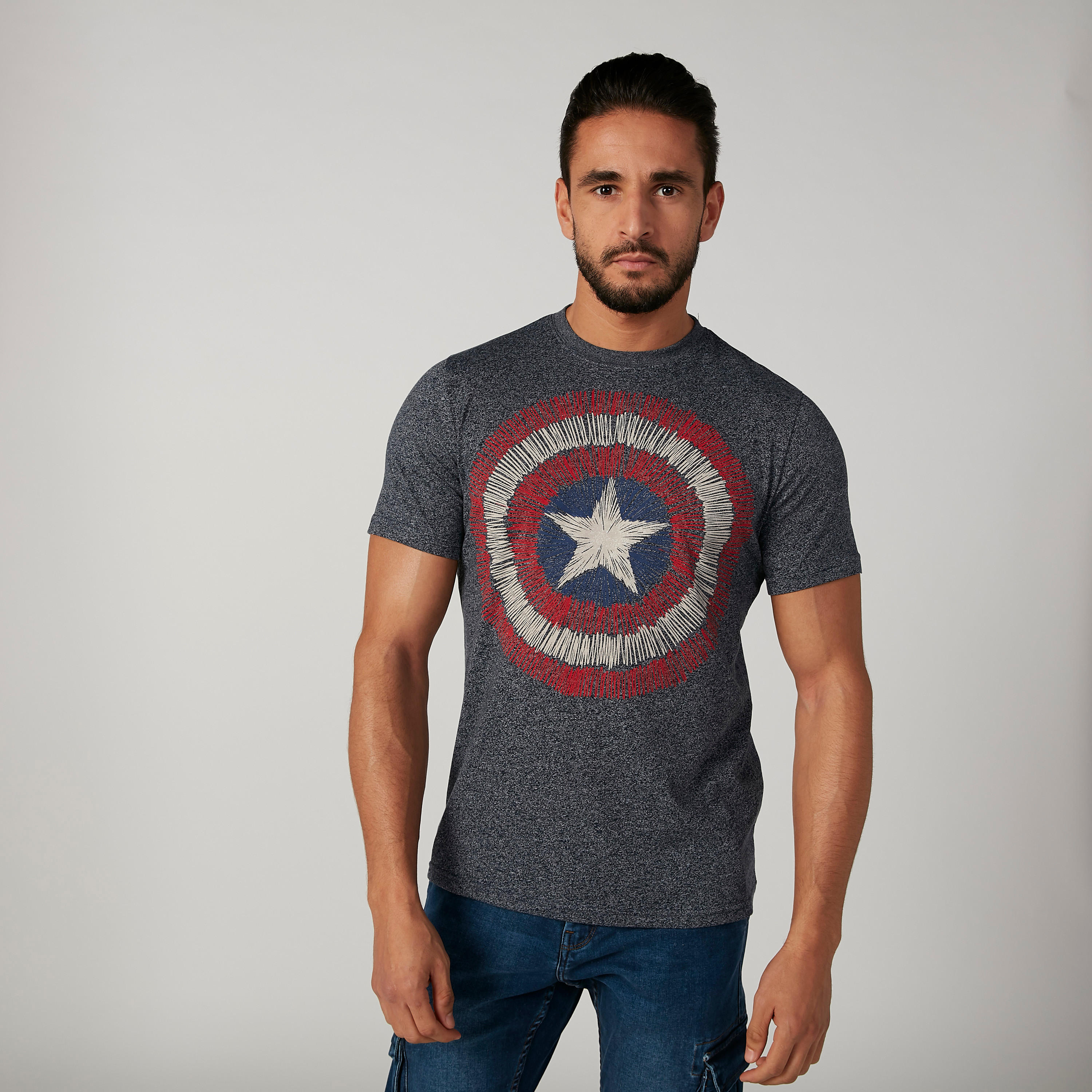 تيشيرت مستدام سليم بياقة ضيّقة وطبعات كابتن أمريكا -men-clothing-tshirtsandpolos-tshirts-image-1