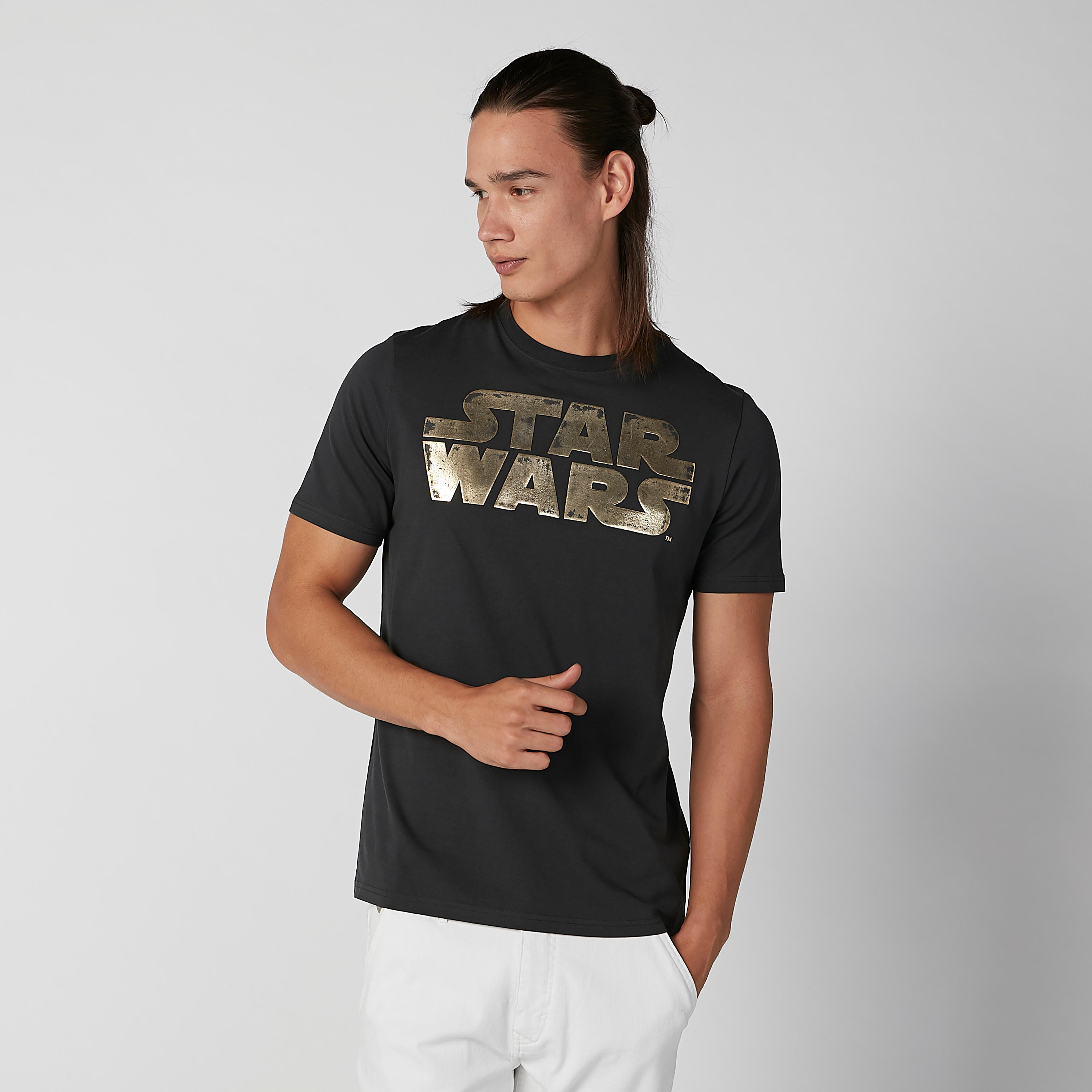 تيشيرت مستدام سليم بياقة ضيّقة وطبعات ستار وورز -men-clothing-tshirtsandpolos-tshirts-image-2