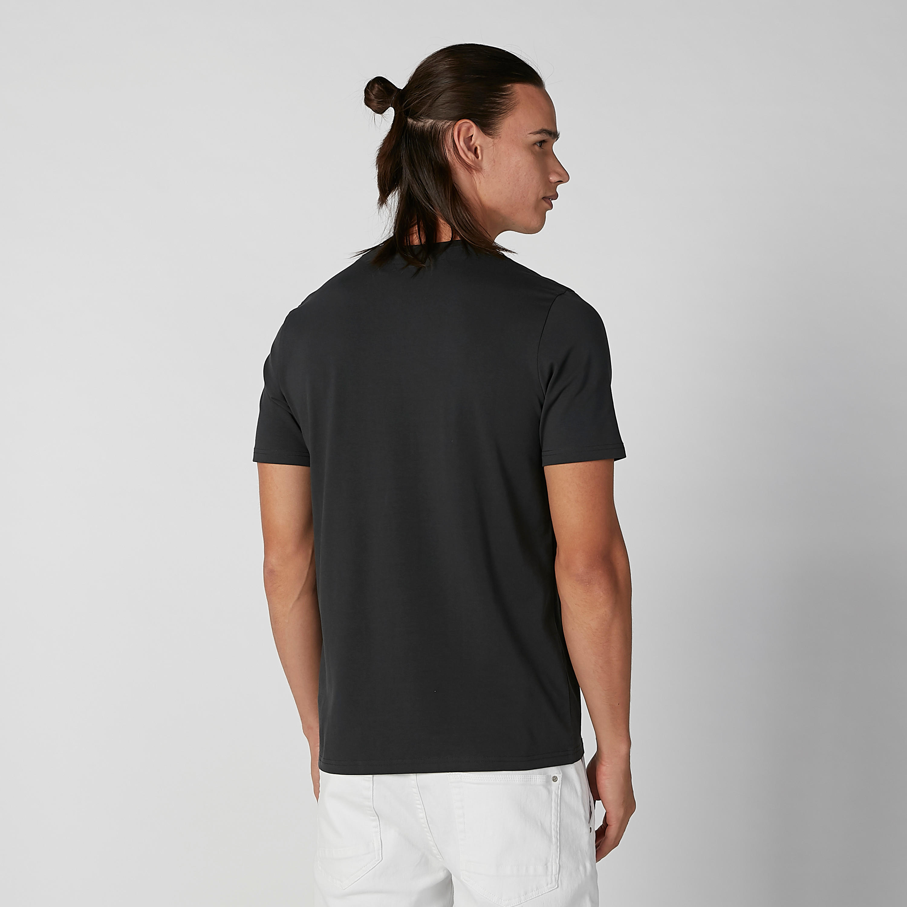 تيشيرت مستدام سليم بياقة ضيّقة وطبعات ستار وورز -men-clothing-tshirtsandpolos-tshirts-image-3