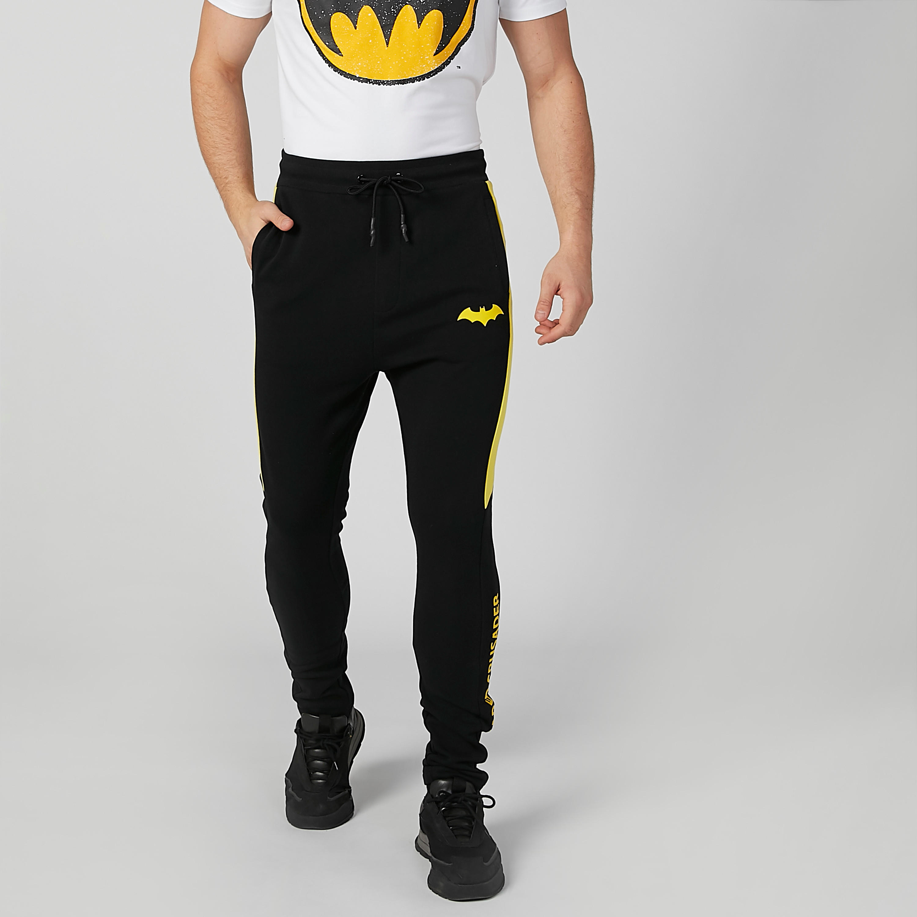 بنطلون رياضي مستدام برباط وطبعات باتمان-men-clothing-bottoms-joggers-image-1