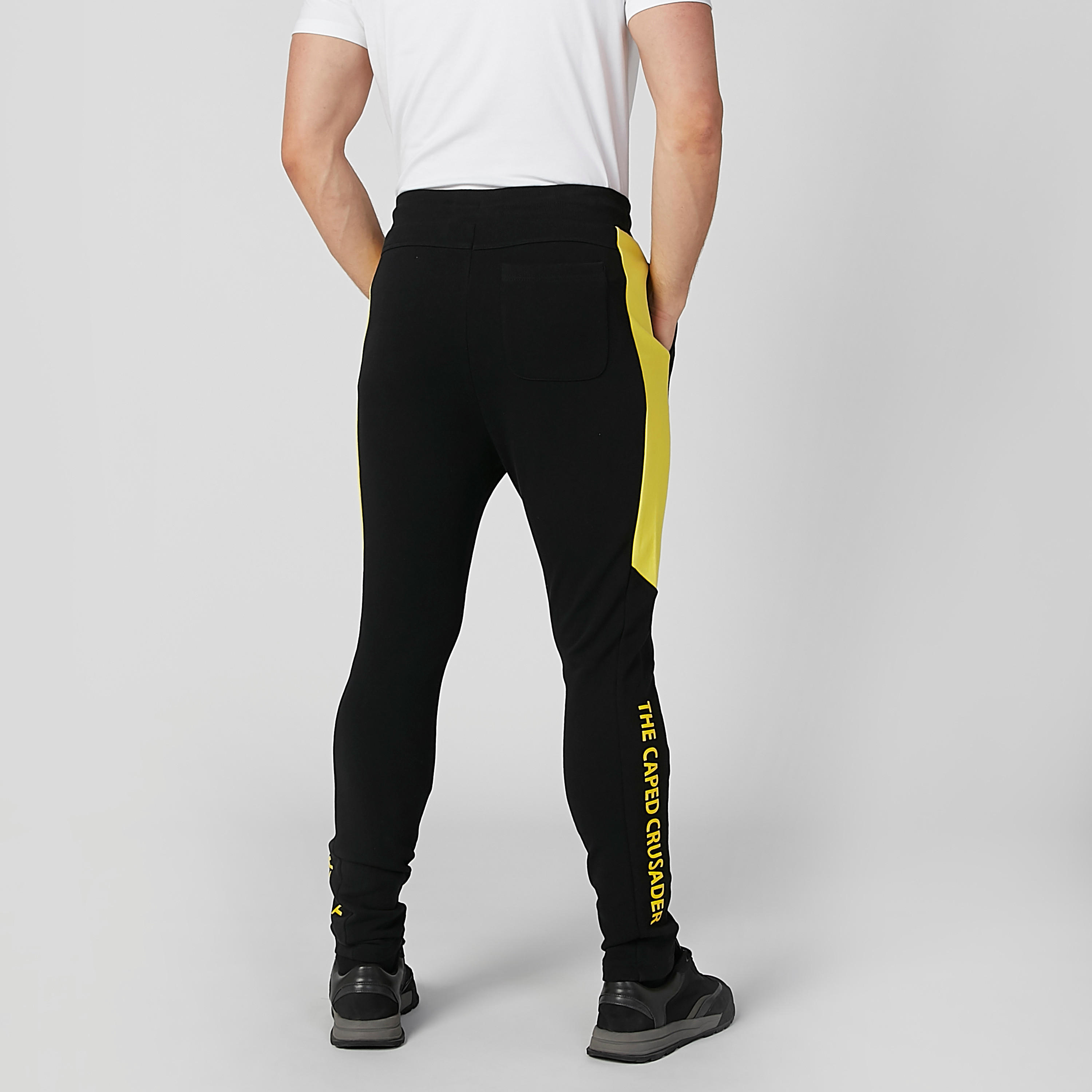 بنطلون رياضي مستدام برباط وطبعات باتمان-men-clothing-bottoms-joggers-image-4