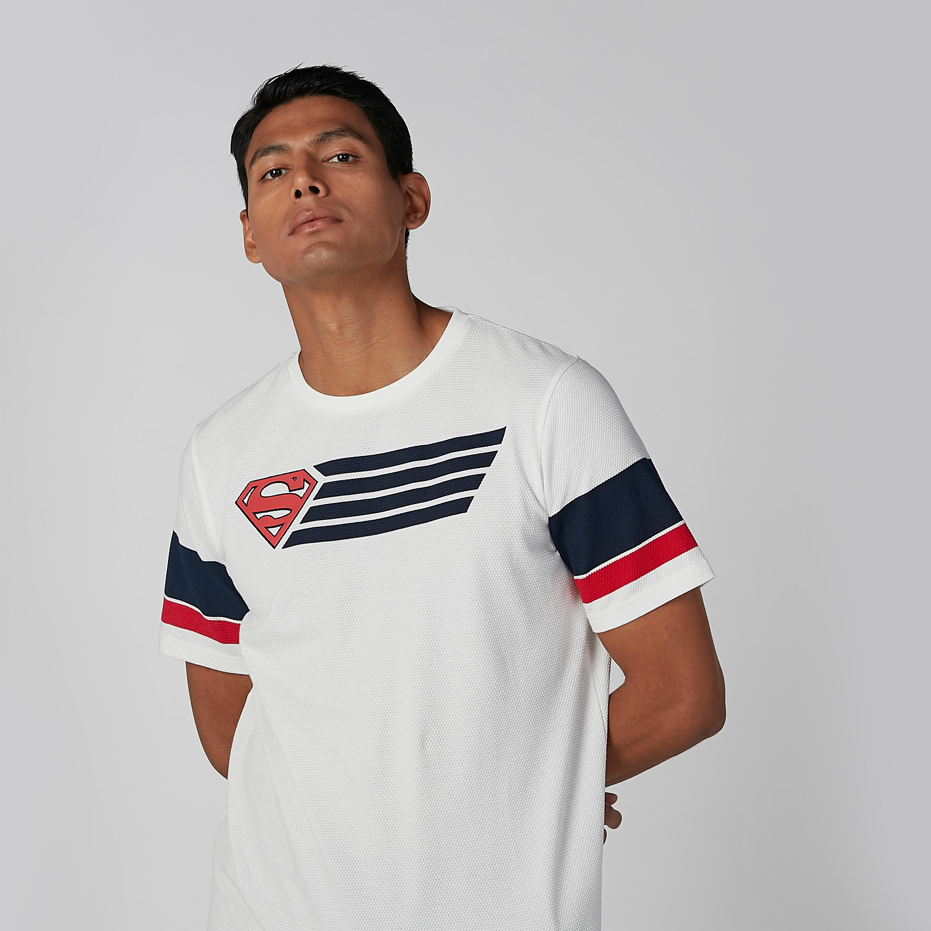 تيشيرت مستدام بقصّة سليم وياقة ضيّقة وطبعات-men-clothing-tshirtsandpolos-tshirts-image-1