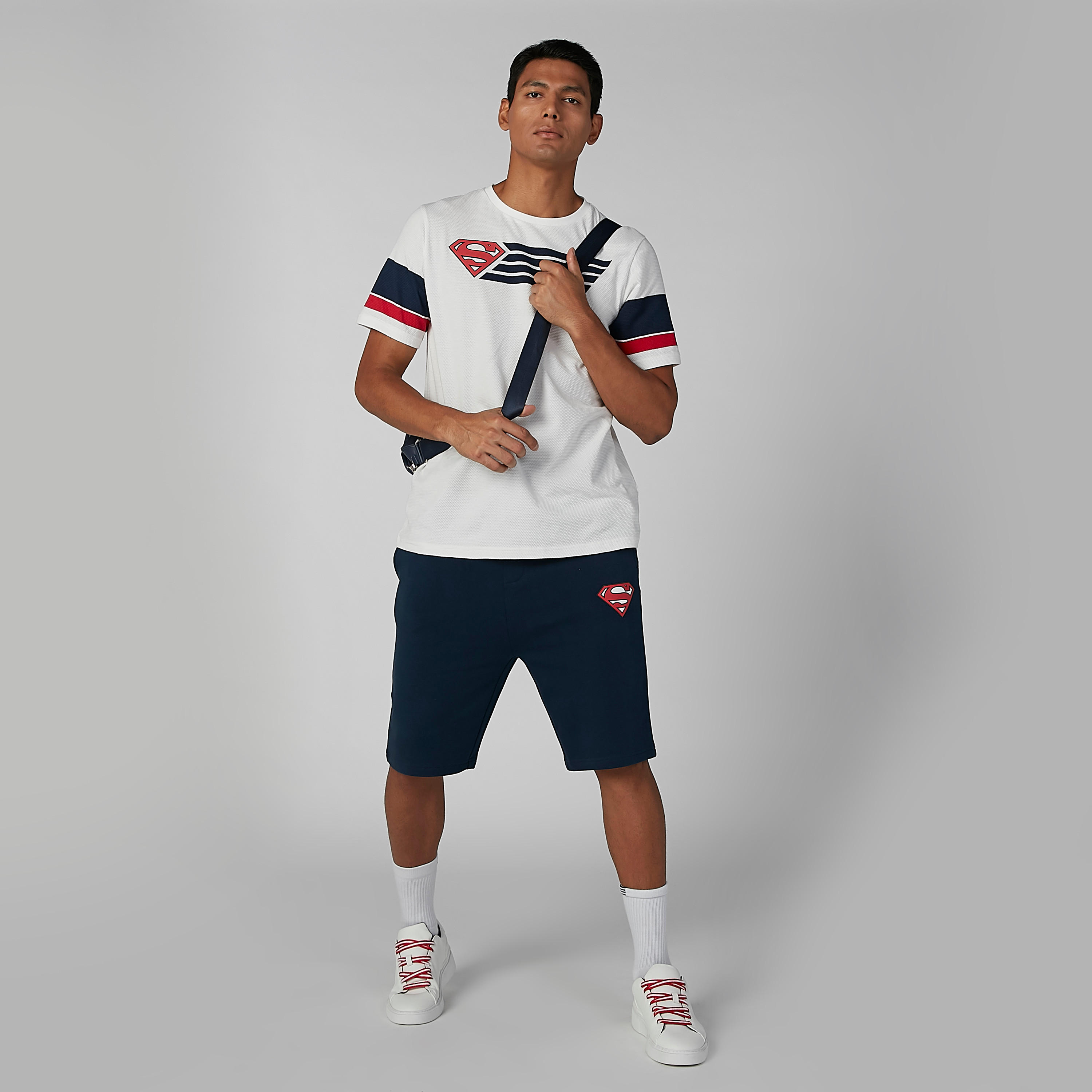 تيشيرت مستدام بقصّة سليم وياقة ضيّقة وطبعات-men-clothing-tshirtsandpolos-tshirts-image-2