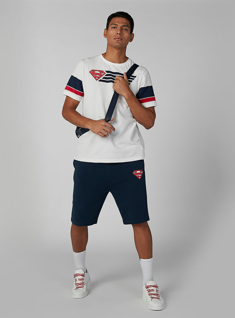 تيشيرت مستدام بقصّة سليم وياقة ضيّقة وطبعات-men-clothing-tshirtsandpolos-tshirts-image-2