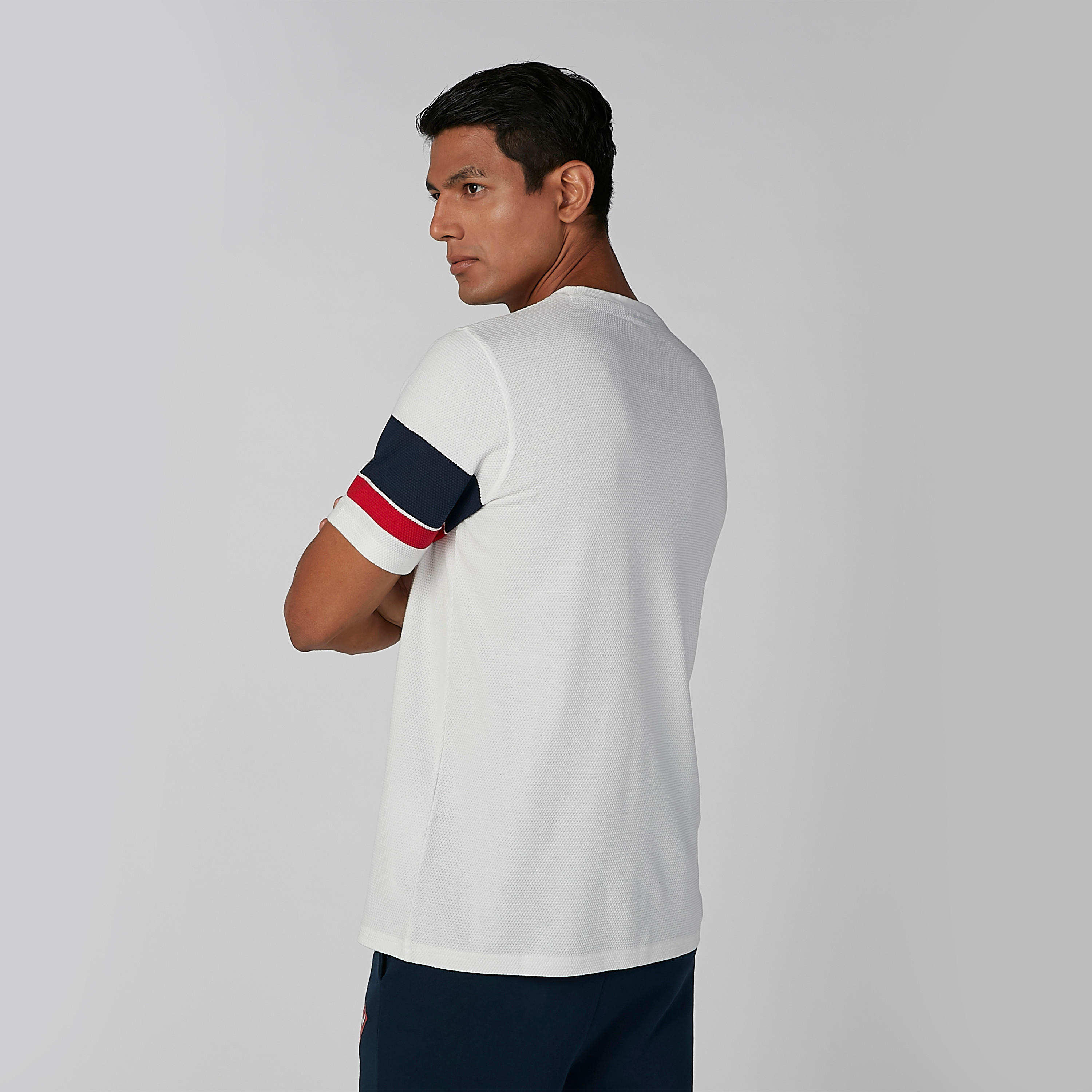 تيشيرت مستدام بقصّة سليم وياقة ضيّقة وطبعات-men-clothing-tshirtsandpolos-tshirts-image-4
