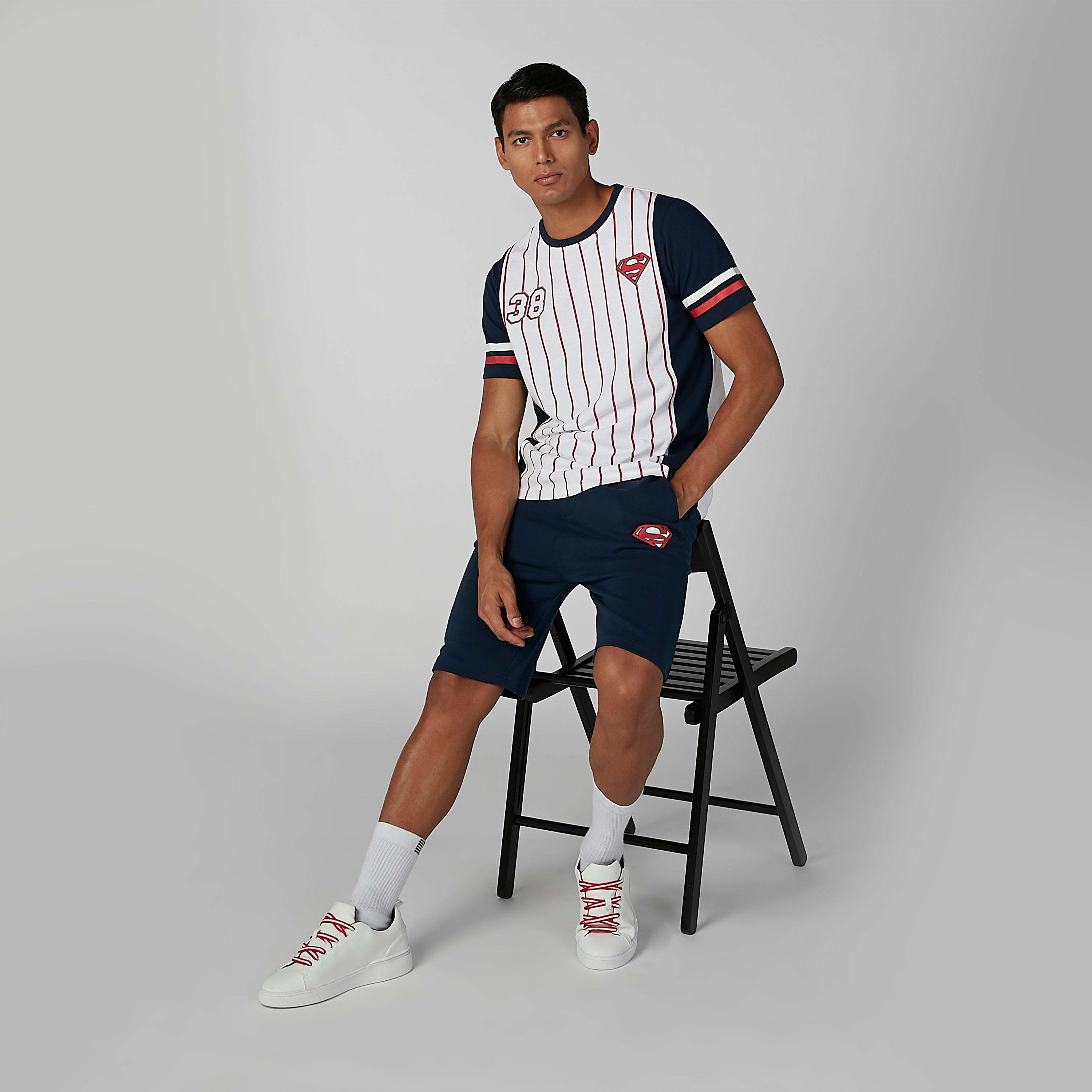 تيشيرت مستدام بقصّة سليم وياقة ضيّقة وطبعات سوبرمان-men-clothing-tshirtsandpolos-tshirts-image-1