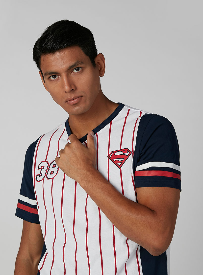 تيشيرت مستدام بقصّة سليم وياقة ضيّقة وطبعات سوبرمان-men-clothing-tshirtsandpolos-tshirts-image-3
