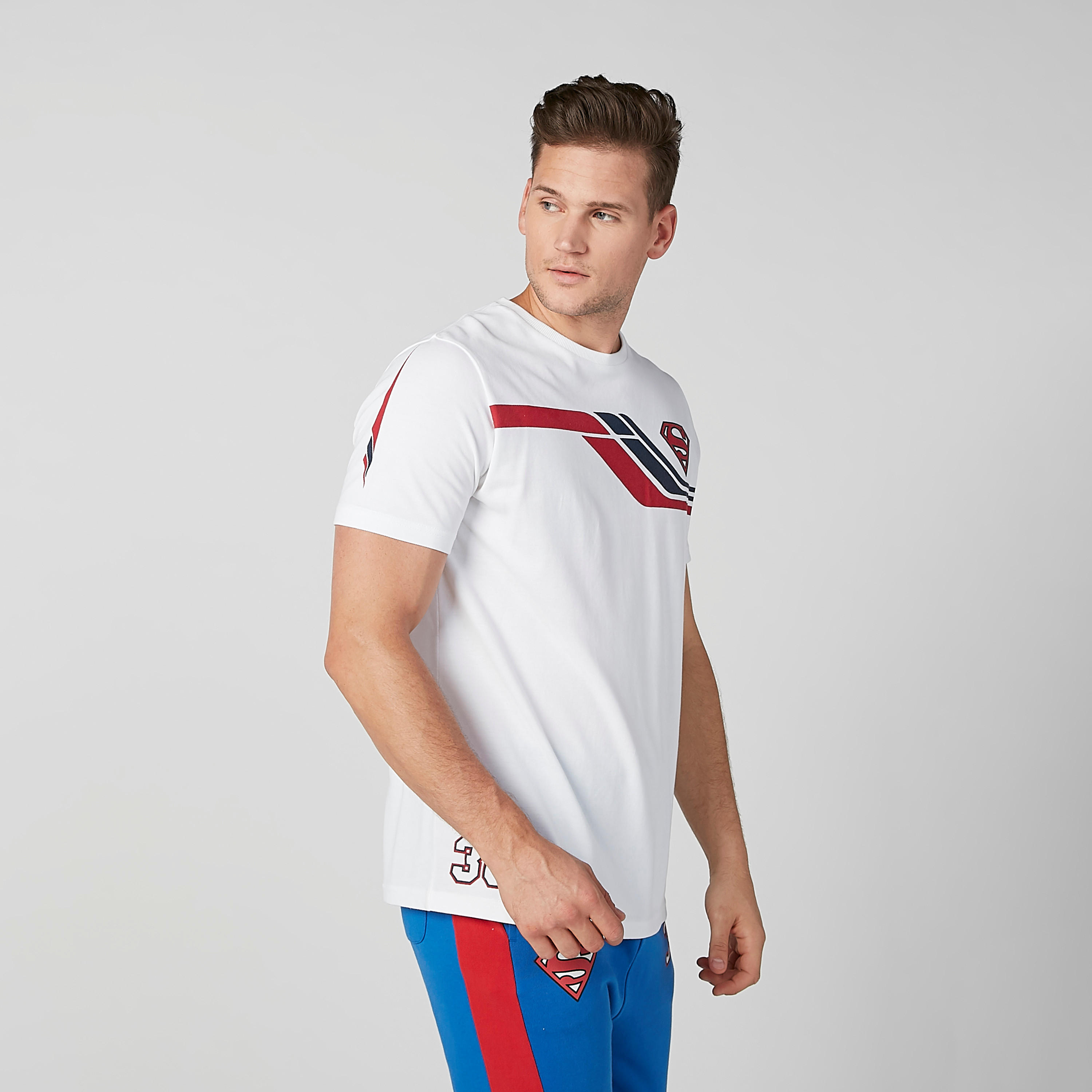 تيشيرت مستدام سليم بياقة ضيّقة وطبعات سوبرمان-men-clothing-tshirtsandpolos-tshirts-image-5