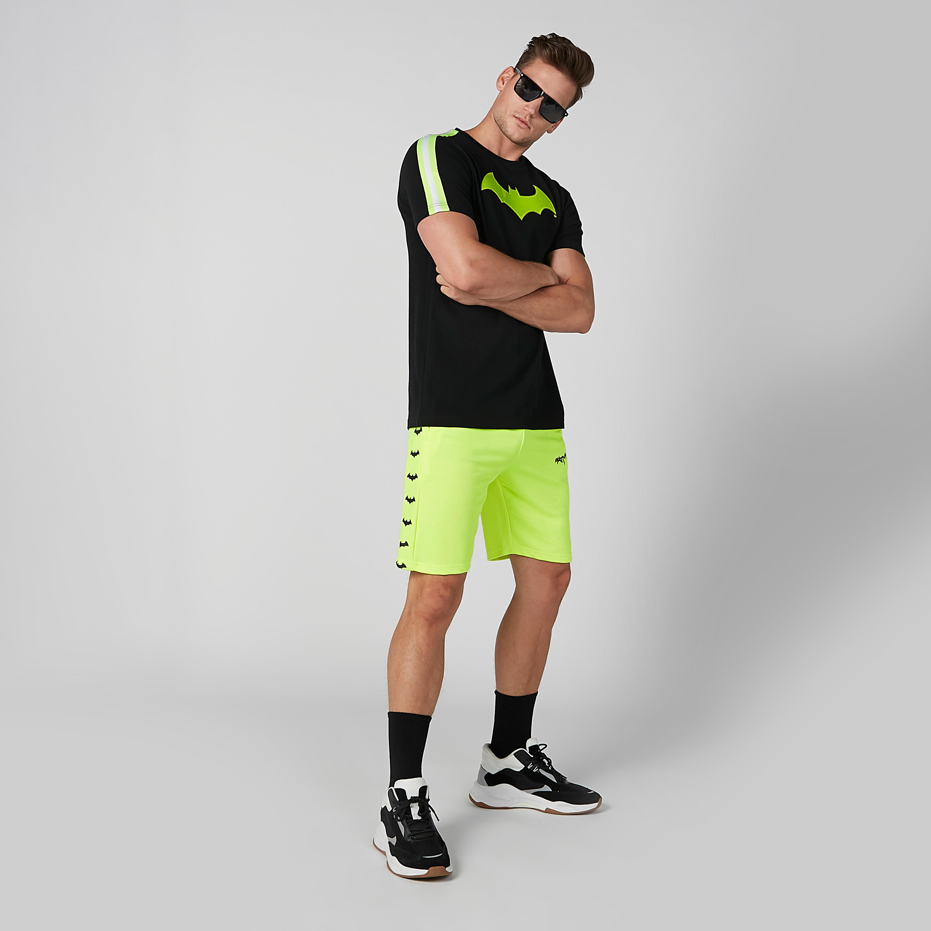تيشيرت مستدام بقصّة سليم وياقة ضيّقة وطبعات باتمان -men-clothing-tshirtsandpolos-tshirts-image-2