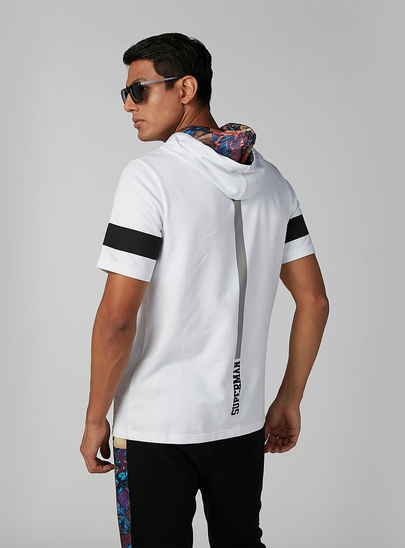 تيشيرت مستدام بقصّة سليم وقبّعة وطبعات سوبرمان -men-clothing-tshirtsandpolos-tshirts-image-4