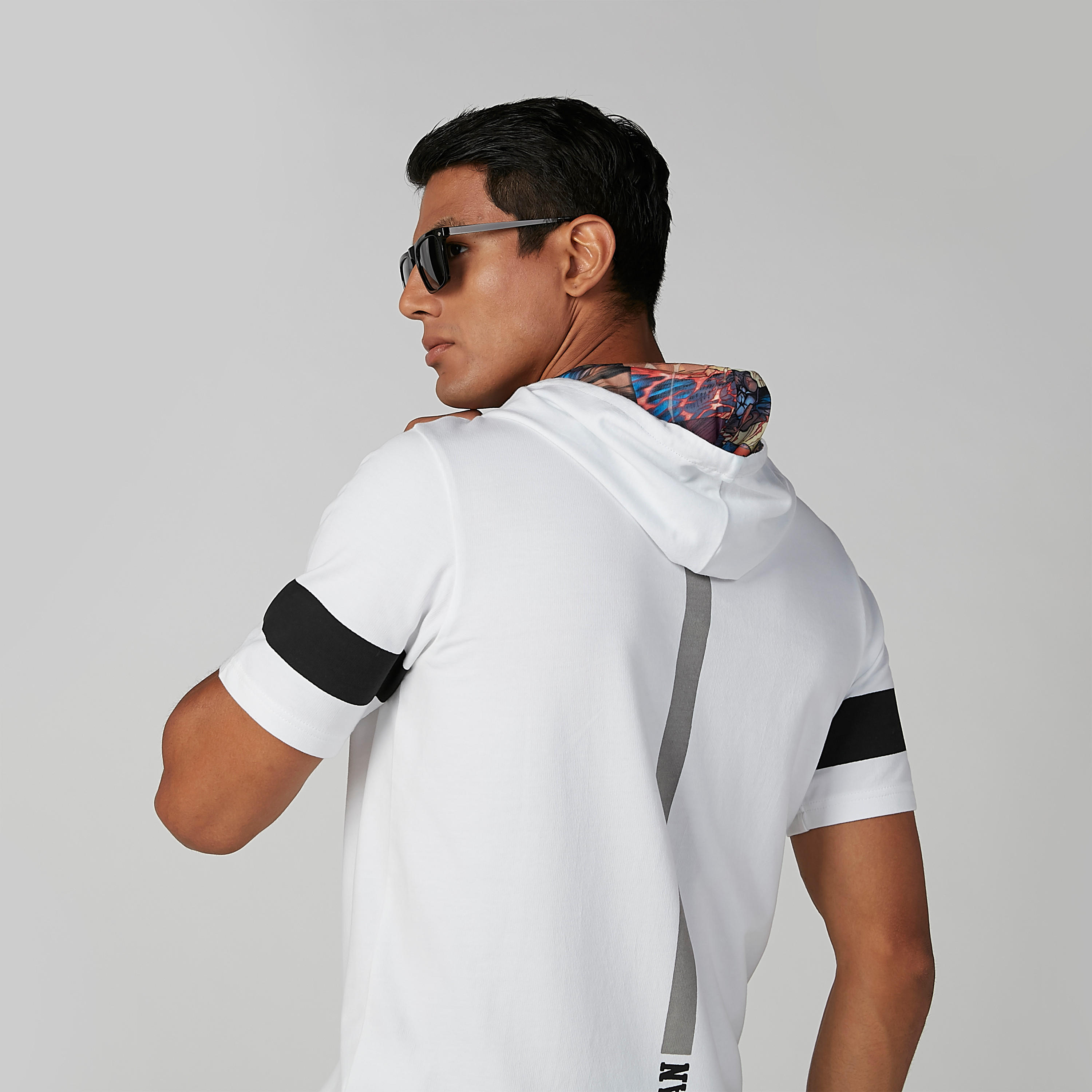 تيشيرت مستدام بقصّة سليم وقبّعة وطبعات سوبرمان -men-clothing-tshirtsandpolos-tshirts-image-5