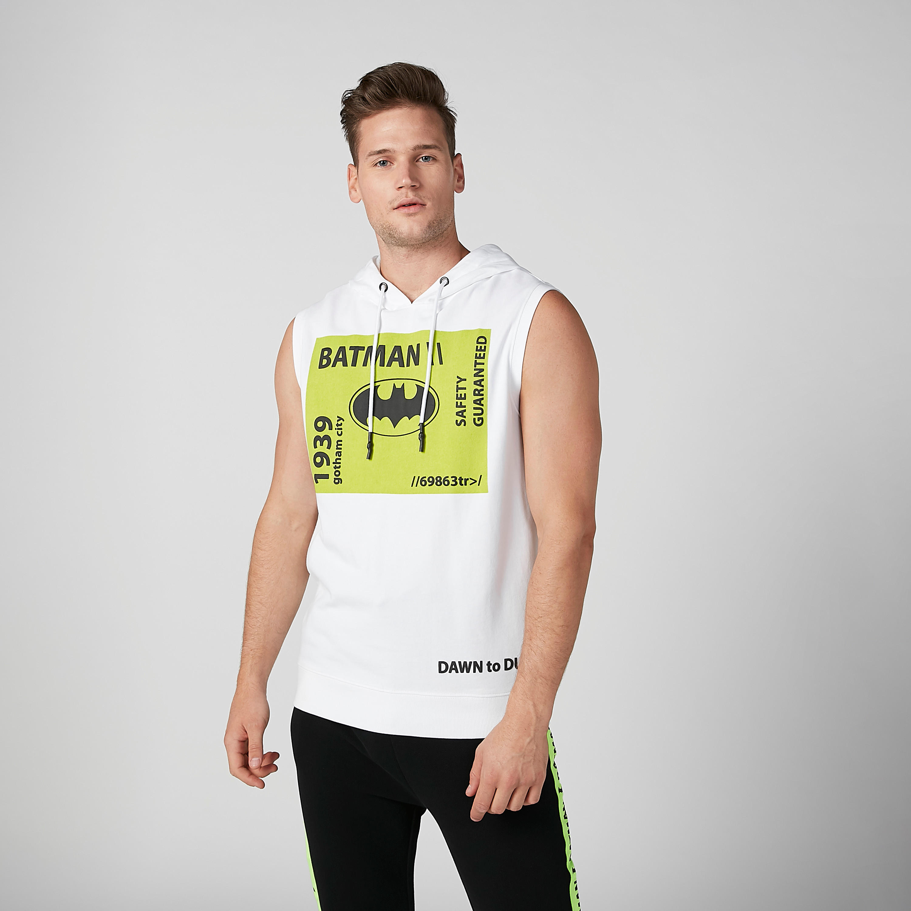 تيشيرت مستدام دون أكمام سليم وقبّعة وطبعات باتمان -men-clothing-tshirtsandpolos-tshirts-image-2