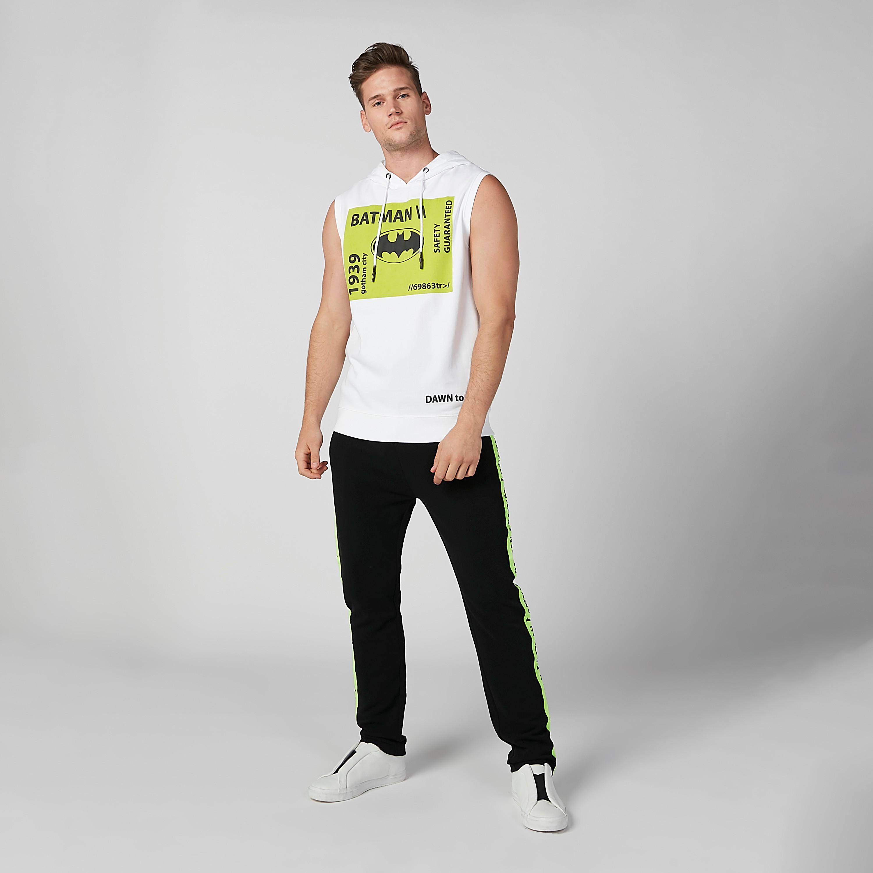 تيشيرت مستدام دون أكمام سليم وقبّعة وطبعات باتمان -men-clothing-tshirtsandpolos-tshirts-image-4
