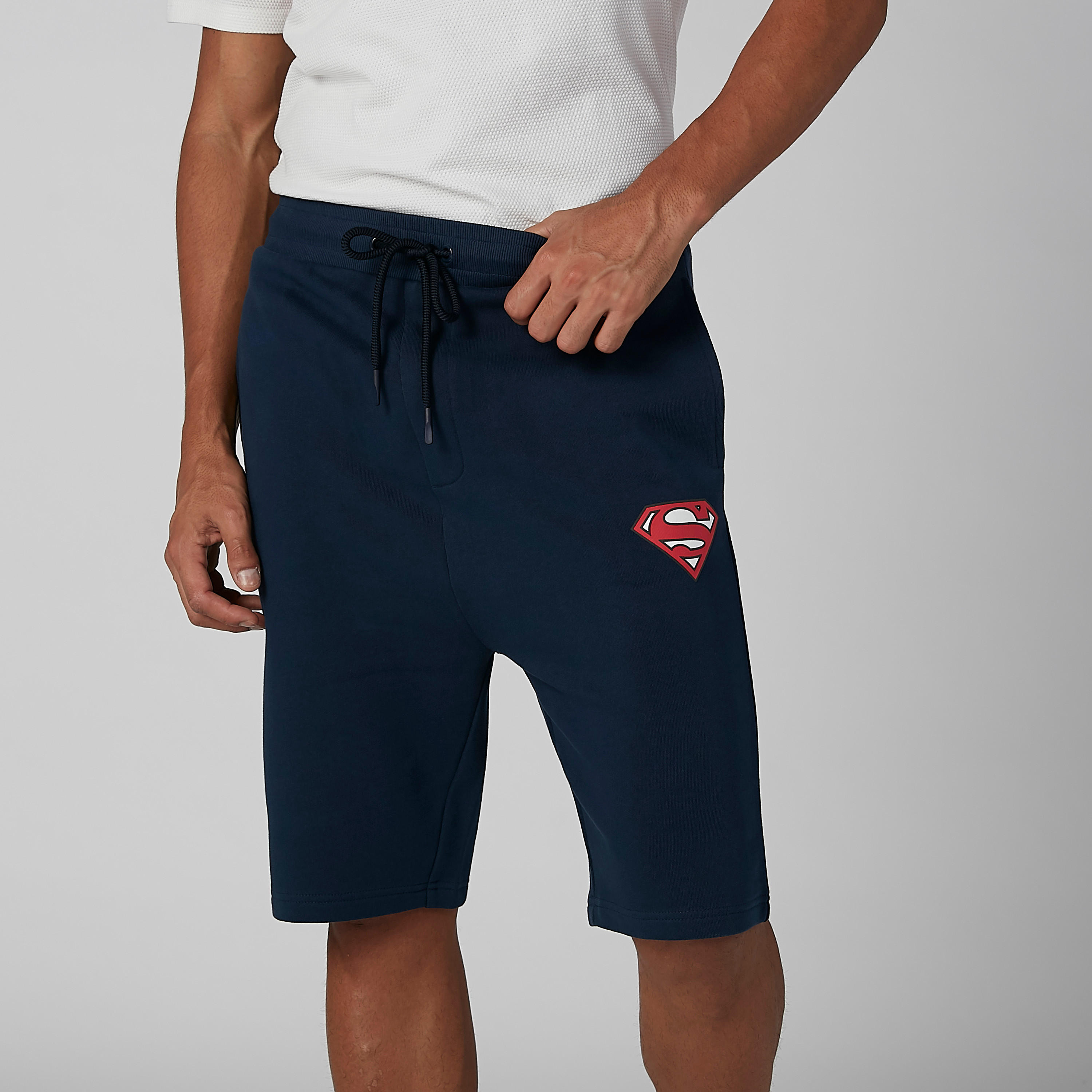 شورت مستدام بقصّة سليم وخصر متوسط الارتفاع وطبعات سوبرمان-men-clothing-bottoms-shorts-image-1