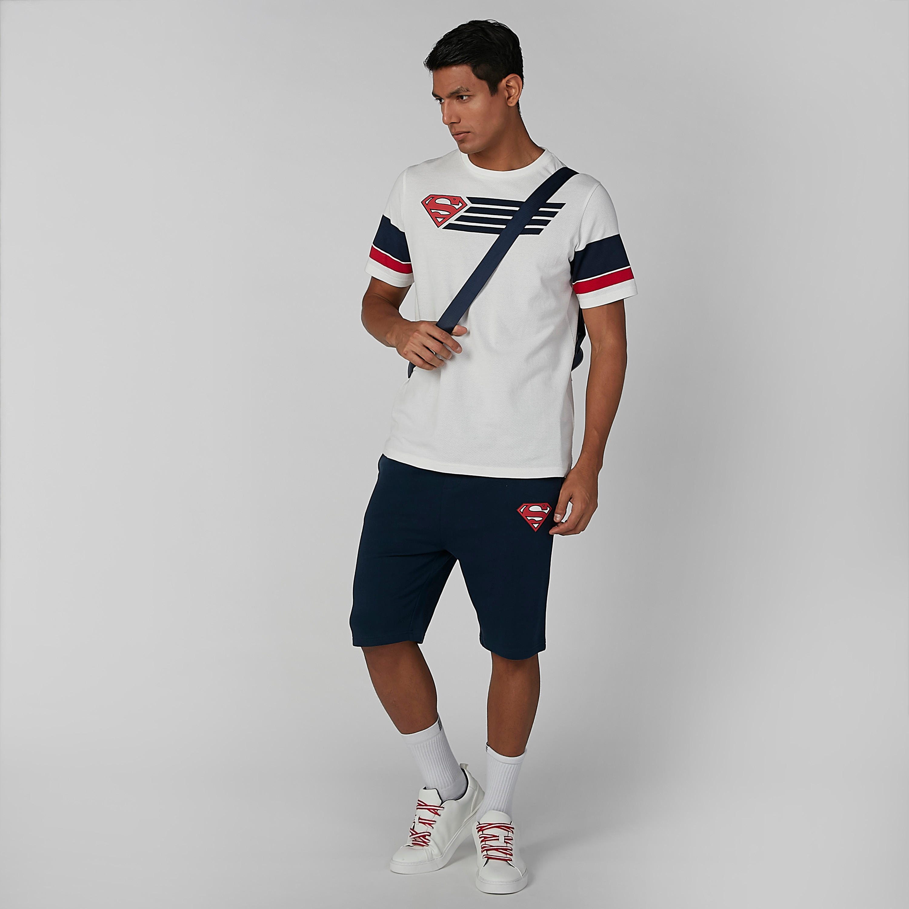 شورت مستدام بقصّة سليم وخصر متوسط الارتفاع وطبعات سوبرمان-men-clothing-bottoms-shorts-image-2