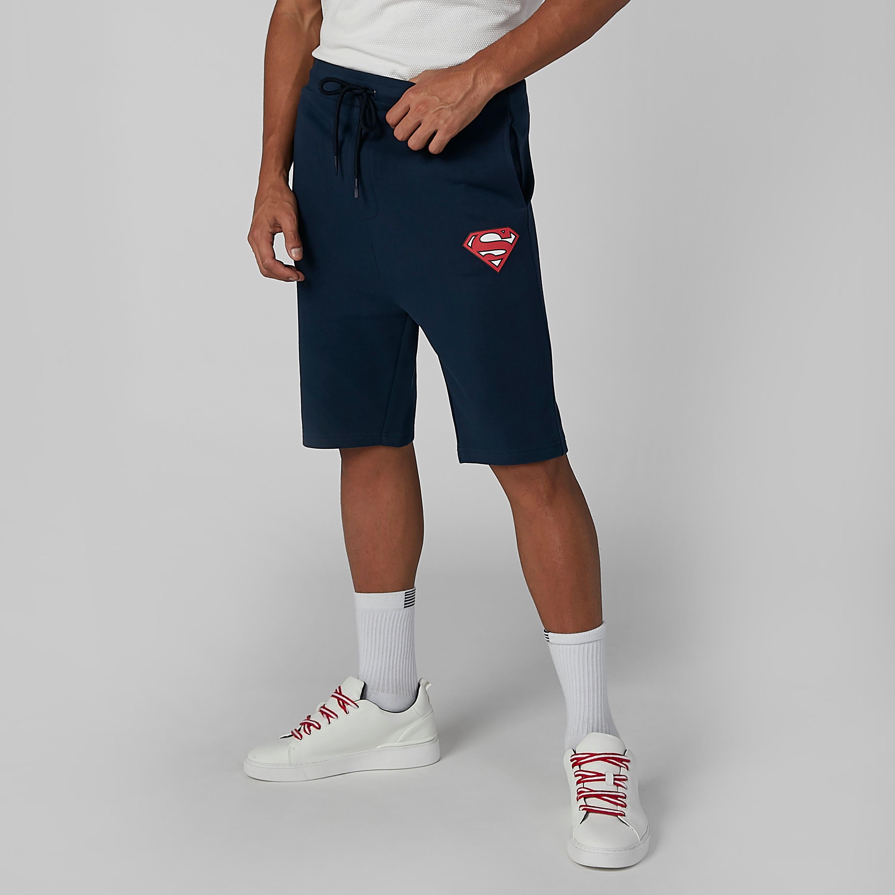 شورت مستدام بقصّة سليم وخصر متوسط الارتفاع وطبعات سوبرمان-men-clothing-bottoms-shorts-image-3