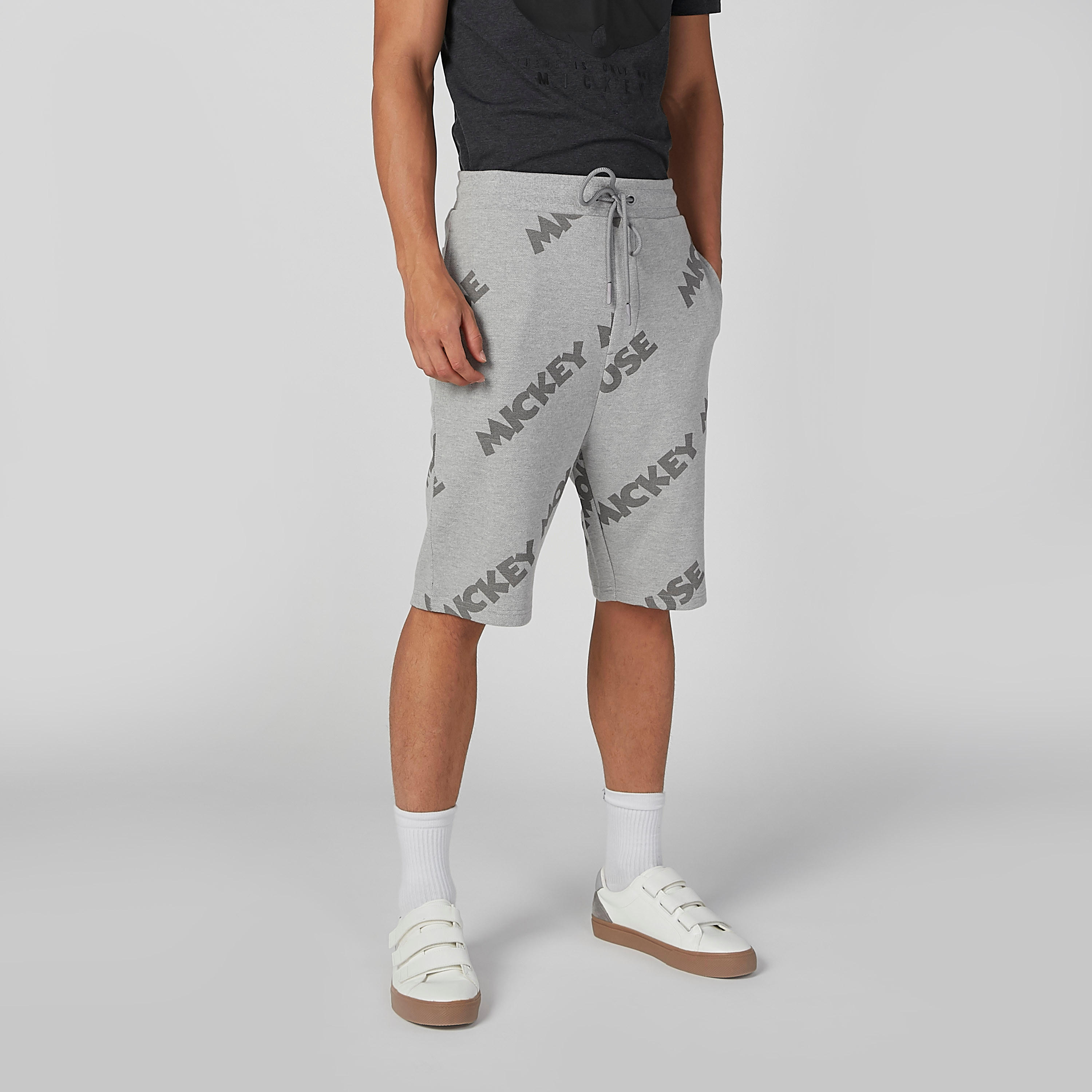 شورت مستدام بقصّة سليم وطبعات ميكي ماوس-men-clothing-bottoms-shorts-image-1