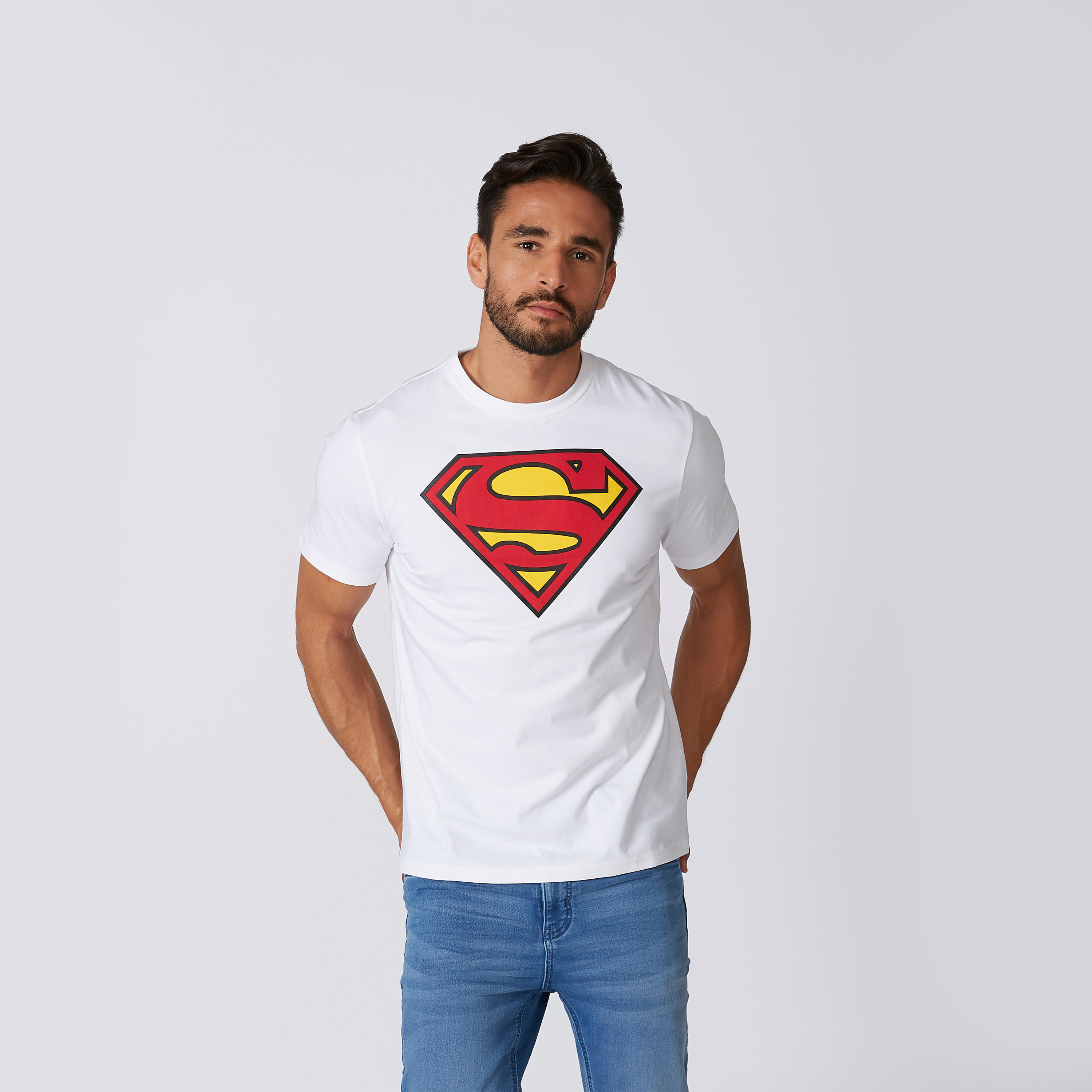 تيشيرت مستدام سليم وياقة ضيّقة وطبعات سوبرمان -men-clothing-tshirtsandpolos-tshirts-image-1