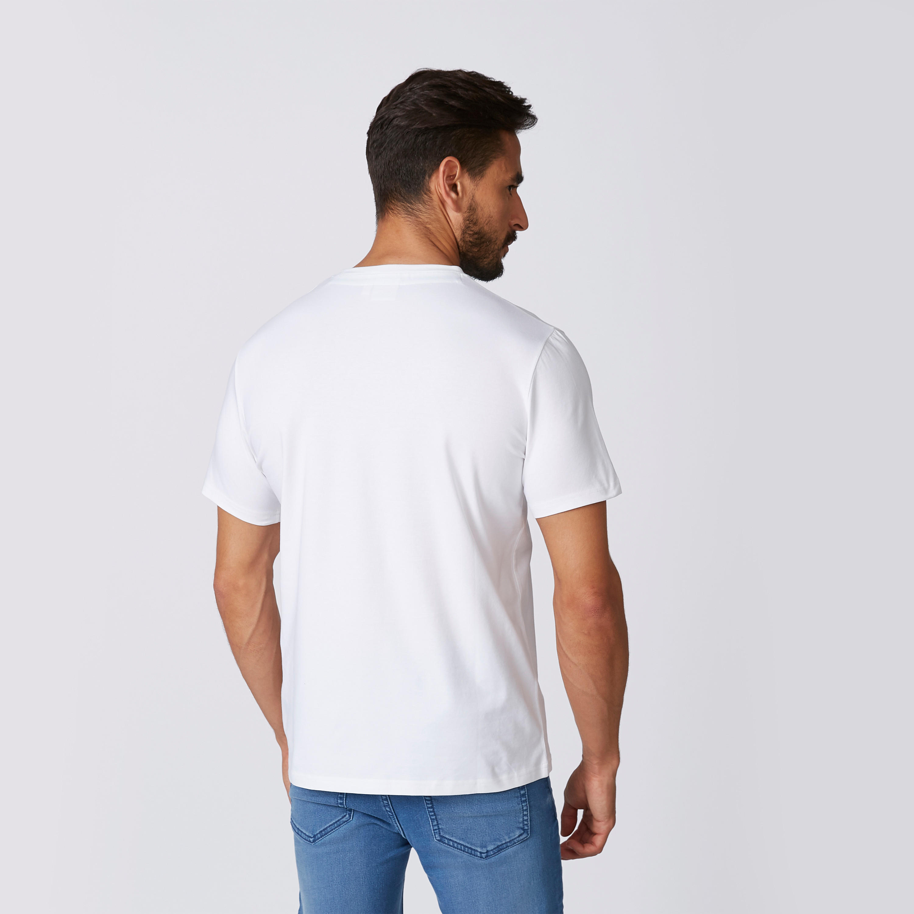 تيشيرت مستدام سليم وياقة ضيّقة وطبعات سوبرمان -men-clothing-tshirtsandpolos-tshirts-image-2