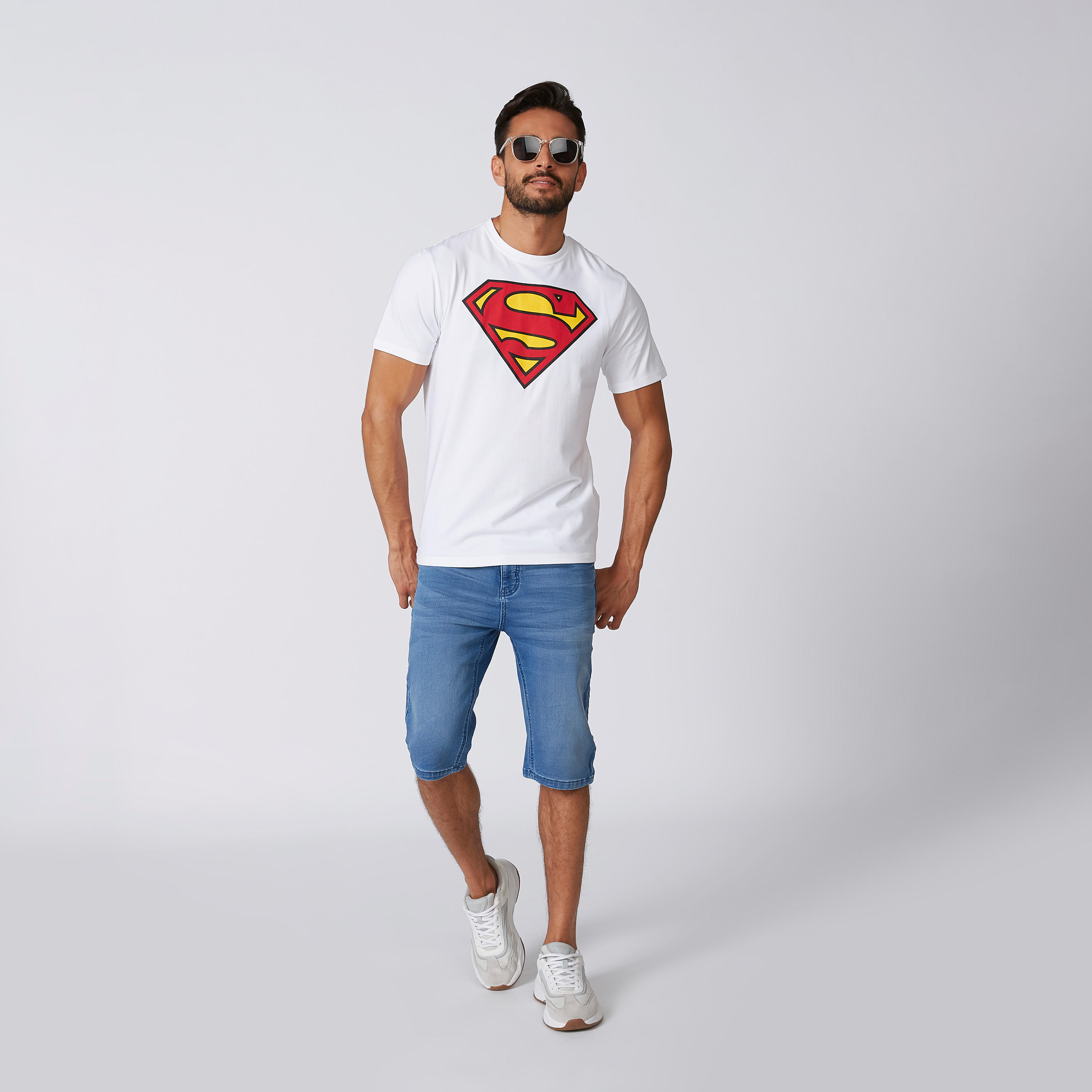 تيشيرت مستدام سليم وياقة ضيّقة وطبعات سوبرمان -men-clothing-tshirtsandpolos-tshirts-image-3