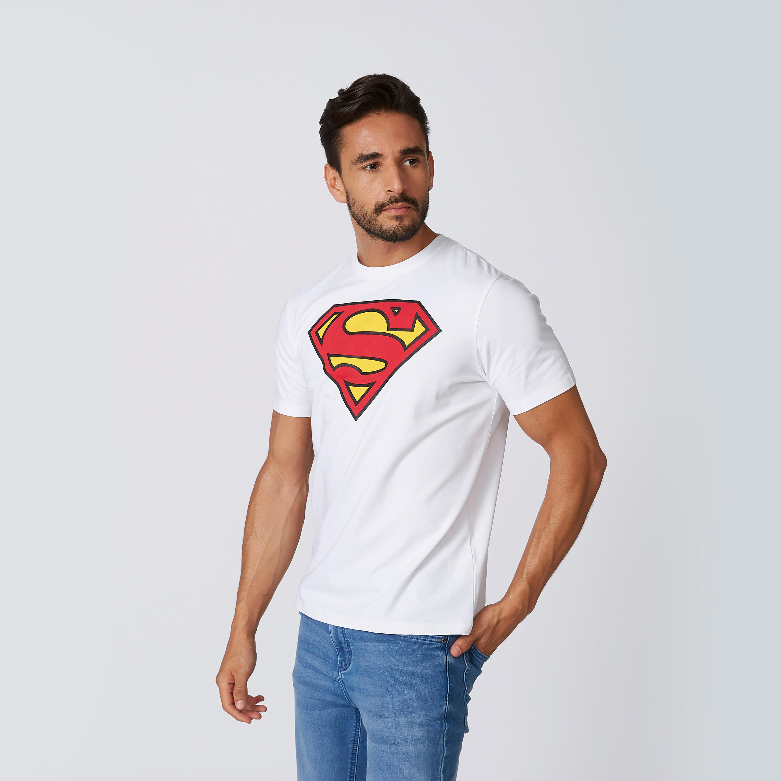 تيشيرت مستدام سليم وياقة ضيّقة وطبعات سوبرمان -men-clothing-tshirtsandpolos-tshirts-image-5