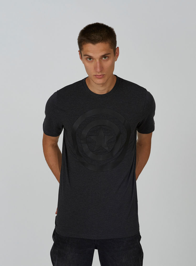 تيشيرت مستدام سليم بياقة ضيّقة وطبعات كابتن أمريكا -men-clothing-tshirtsandpolos-tshirts-image-5