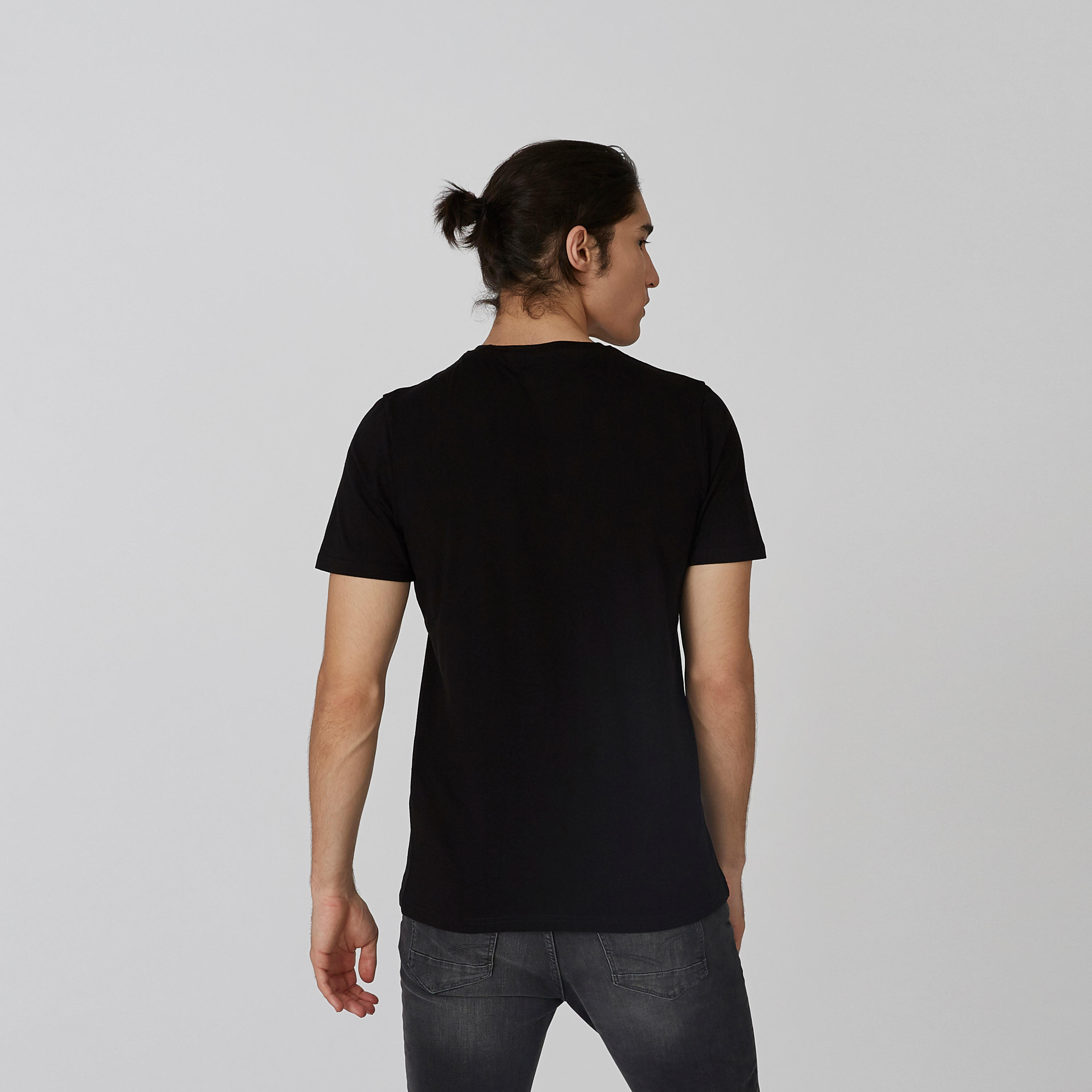 تيشيرت سليم بياقة ضيقة وأكمام قصيرة وطبعات سوبرمان-men-clothing-tshirtsandpolos-tshirts-image-2