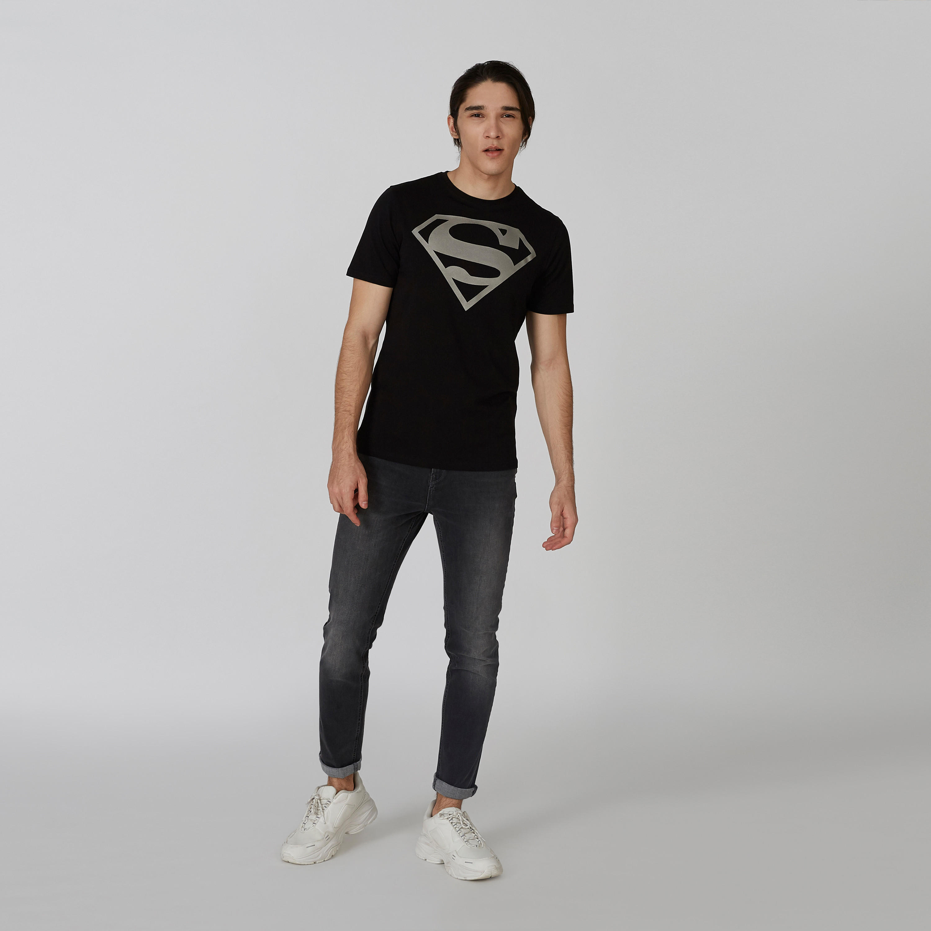 تيشيرت سليم بياقة ضيقة وأكمام قصيرة وطبعات سوبرمان-men-clothing-tshirtsandpolos-tshirts-image-5