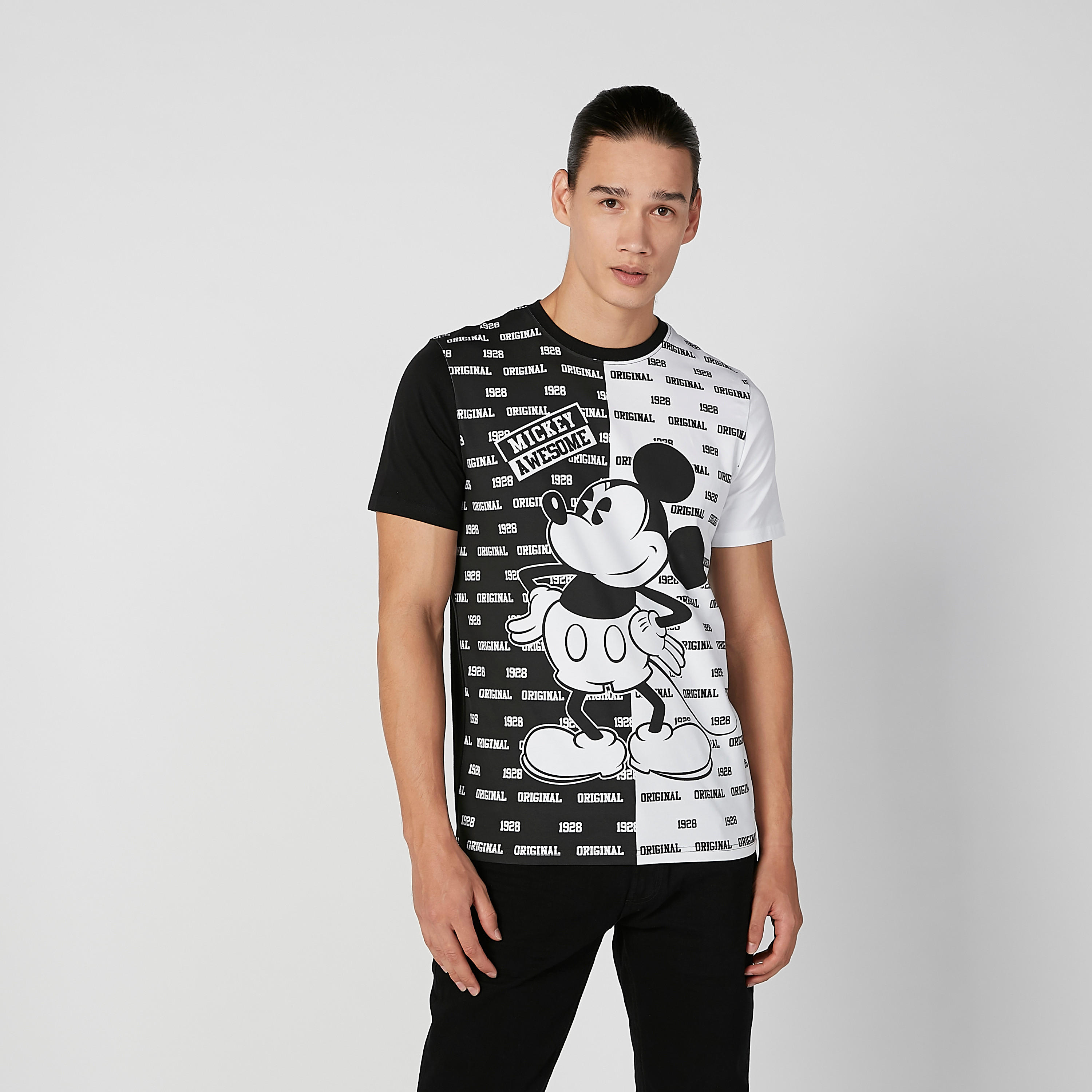 تيشيرت مستدام سليم بياقة ضيّقة وطبعات ميكي ماوس-men-clothing-tshirtsandpolos-tshirts-image-1