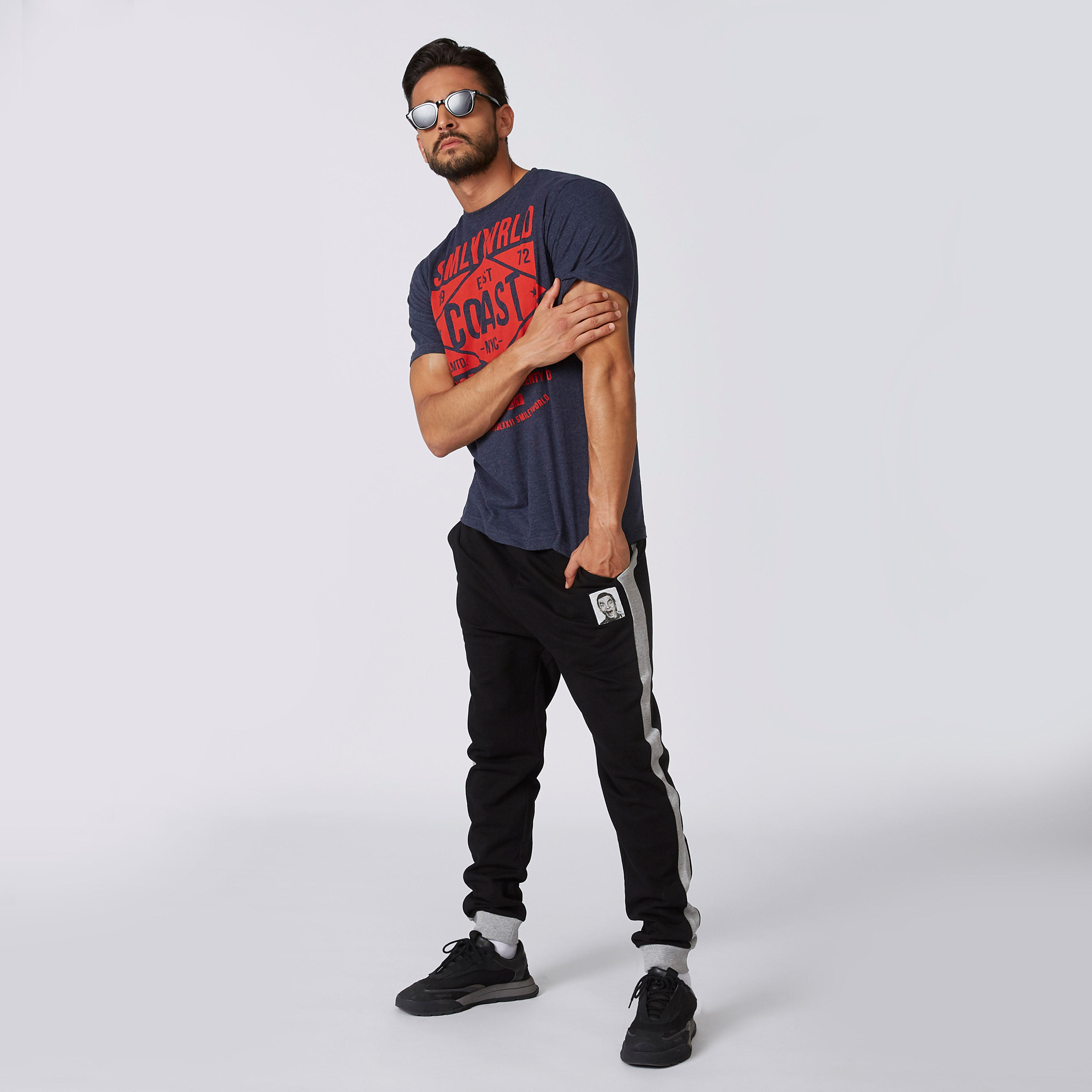 بنطلون مستدامة رياضي سليم بخصر متوسط الارتفاع وطبعات مستر بين -men-clothing-bottoms-joggers-image-3