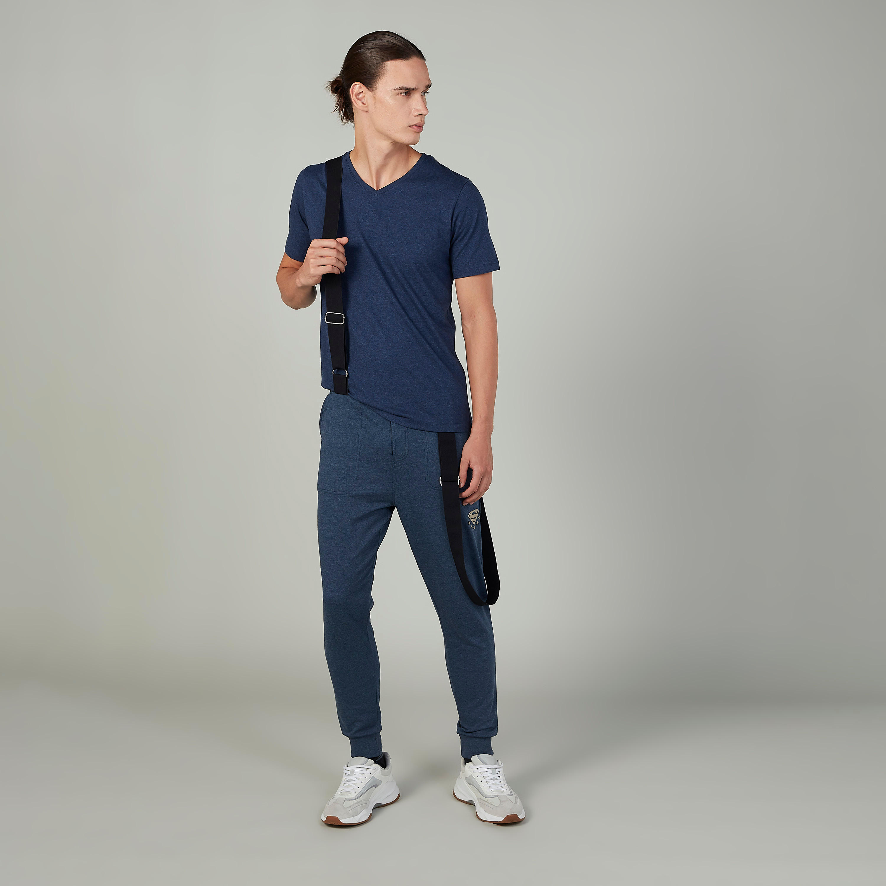 بنطلون رياضي مستدام سليم بحمالات وطبعات سوبرمان-men-clothing-bottoms-joggers-image-2
