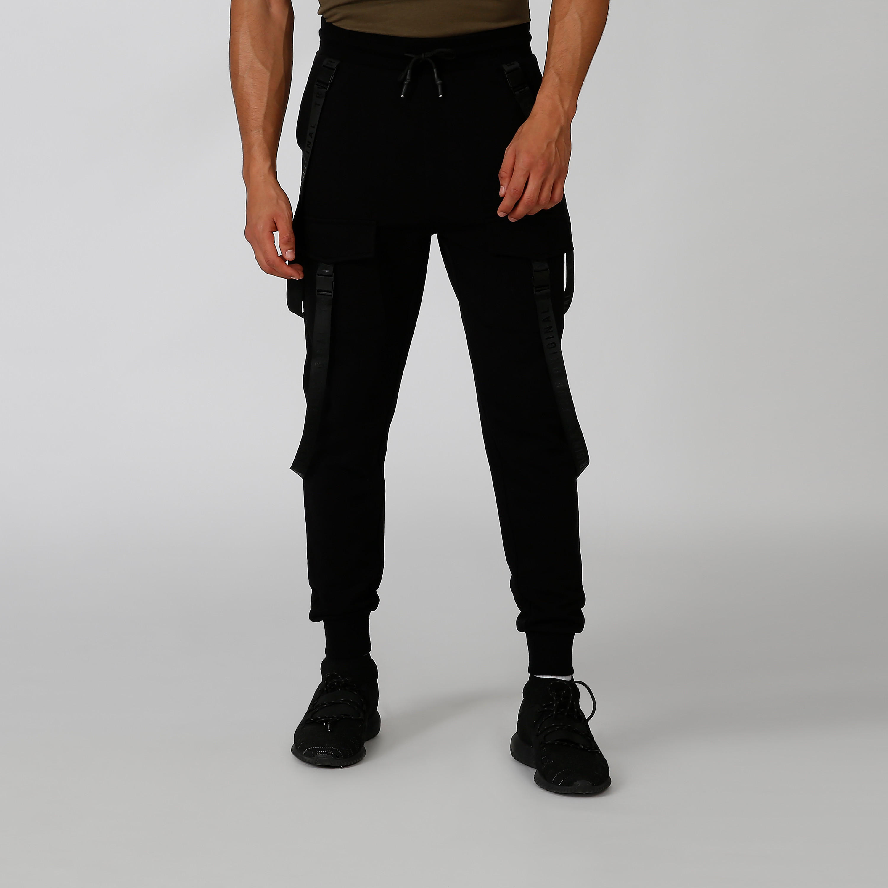 بنطلون رياضي سليم سادة بخصر منخفض وجيوب-men-clothing-bottoms-joggers-image-4