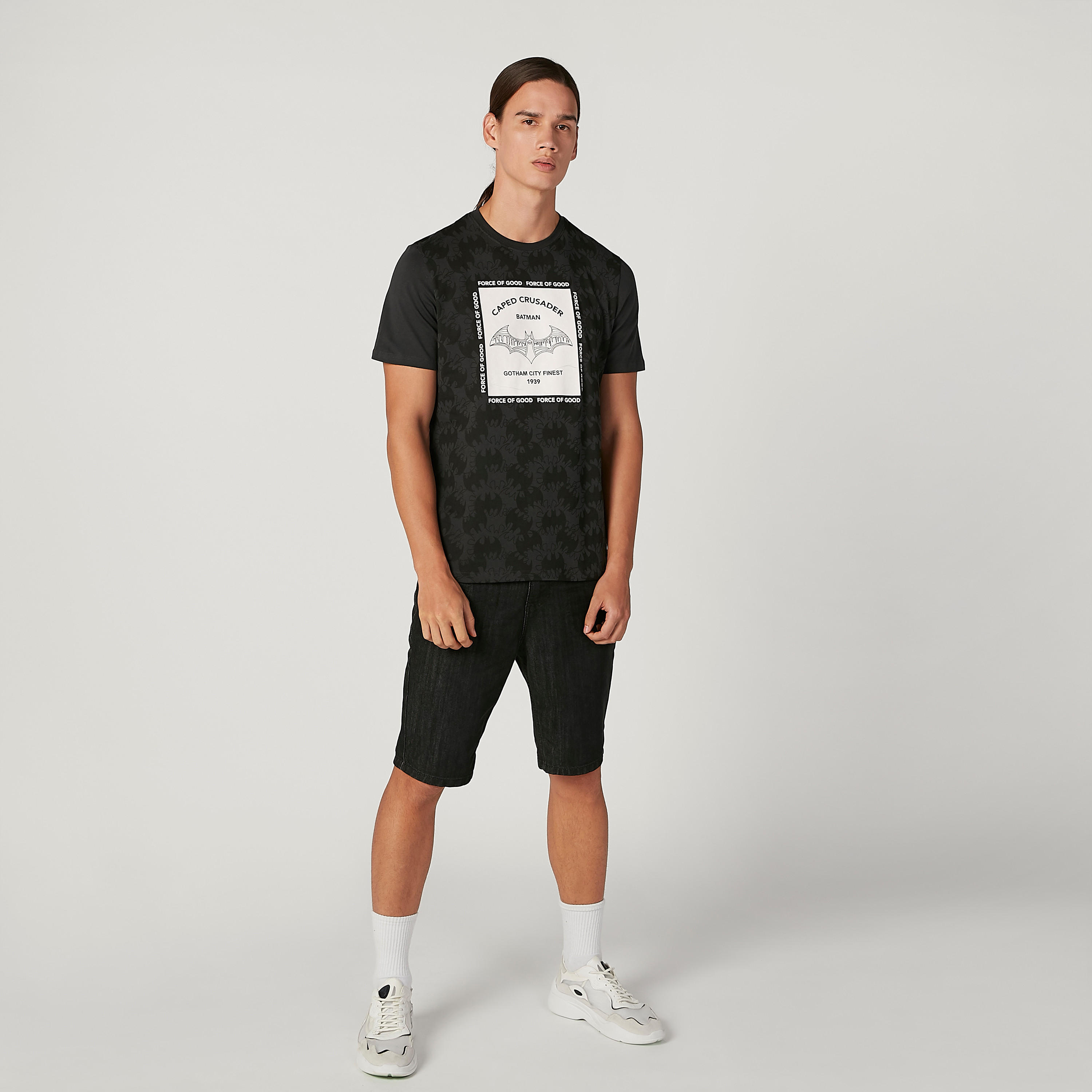 تيشيرت مستدام سليم بياقة ضيّقة وطبعات باتمان -men-clothing-tshirtsandpolos-tshirts-image-2