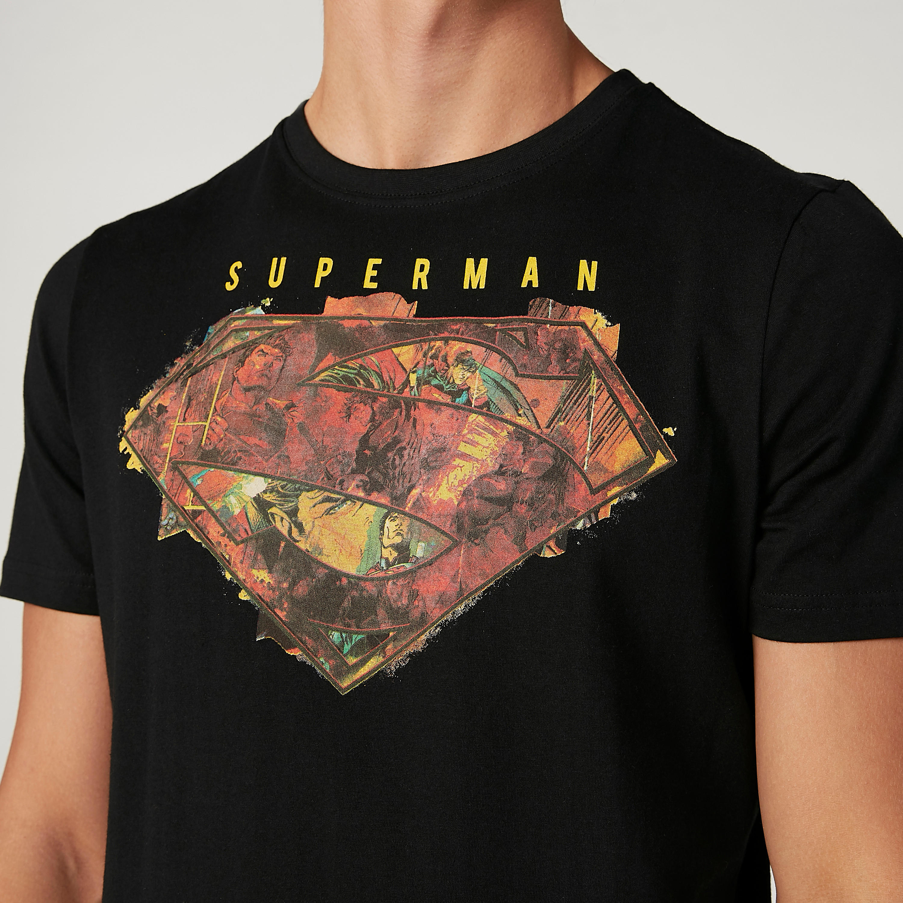 تيشيرت مستدام سليم بياقة ضيّقة وطبعات سوبرمان -men-clothing-tshirtsandpolos-tshirts-image-3