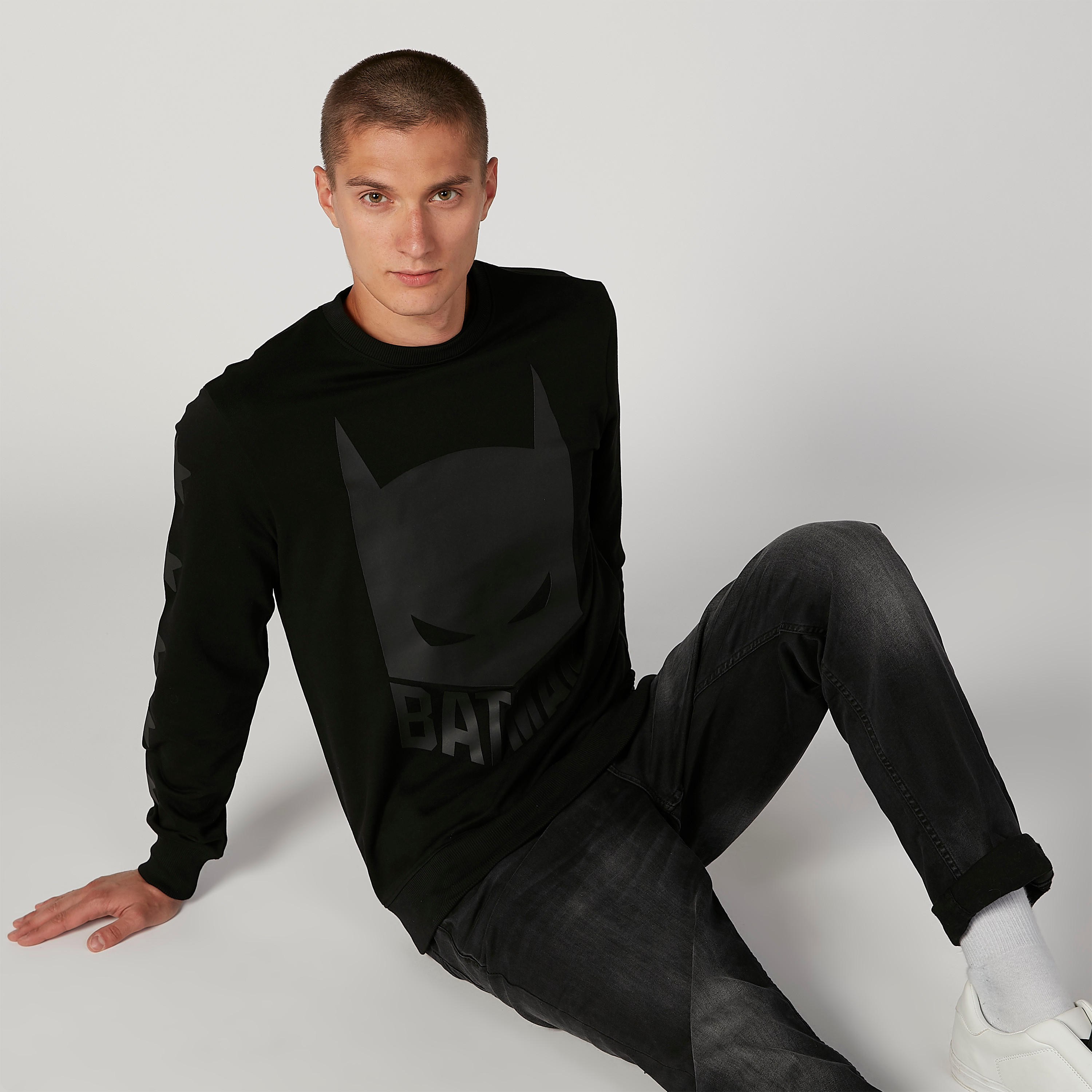 سويت شيرت مستدام بأكمام طويلة وطبعات باتمان -men-winterwear-hoodiesandsweatshirts-image-4